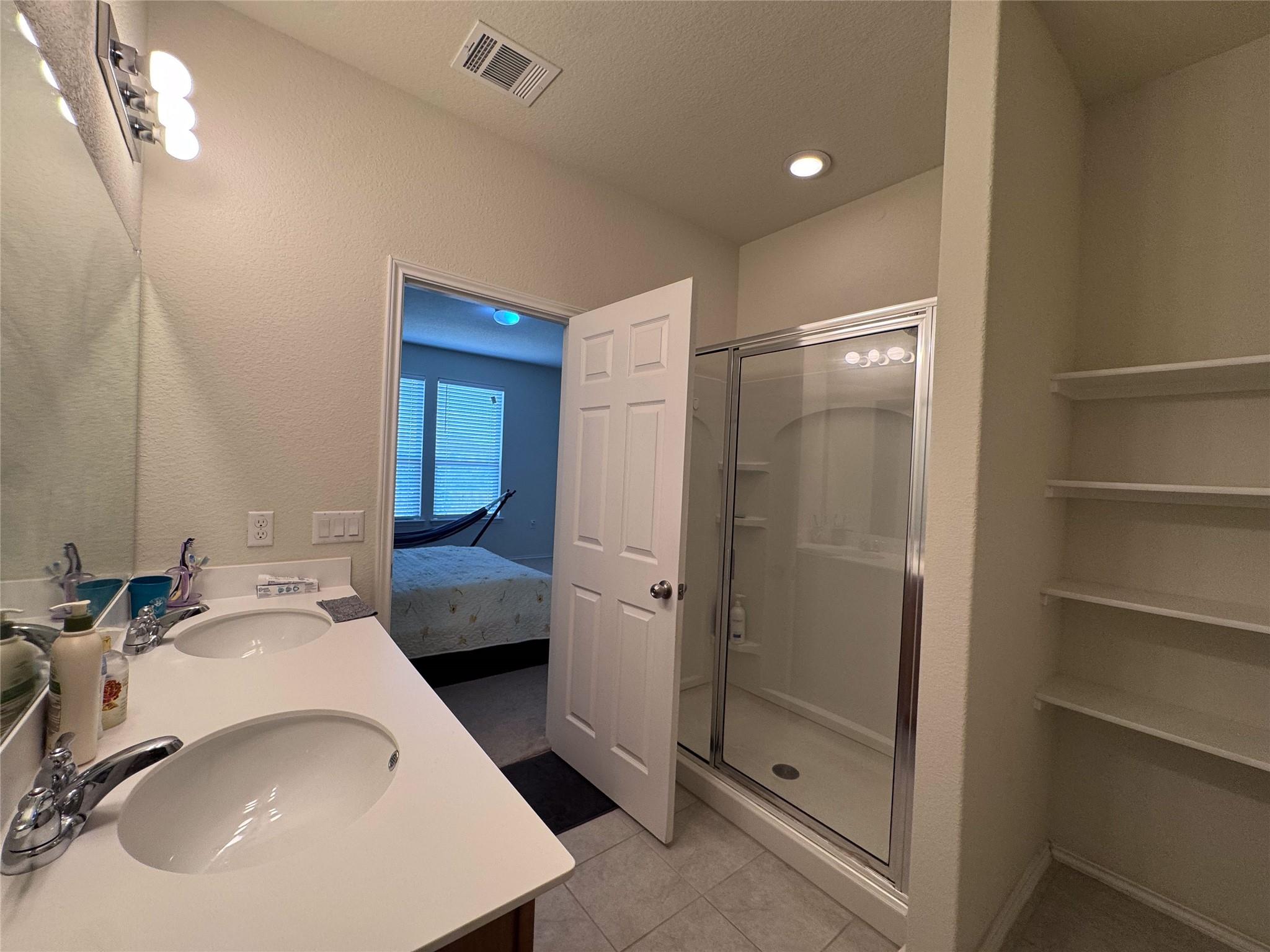 11905 Reindeer Dr Property Photo 9