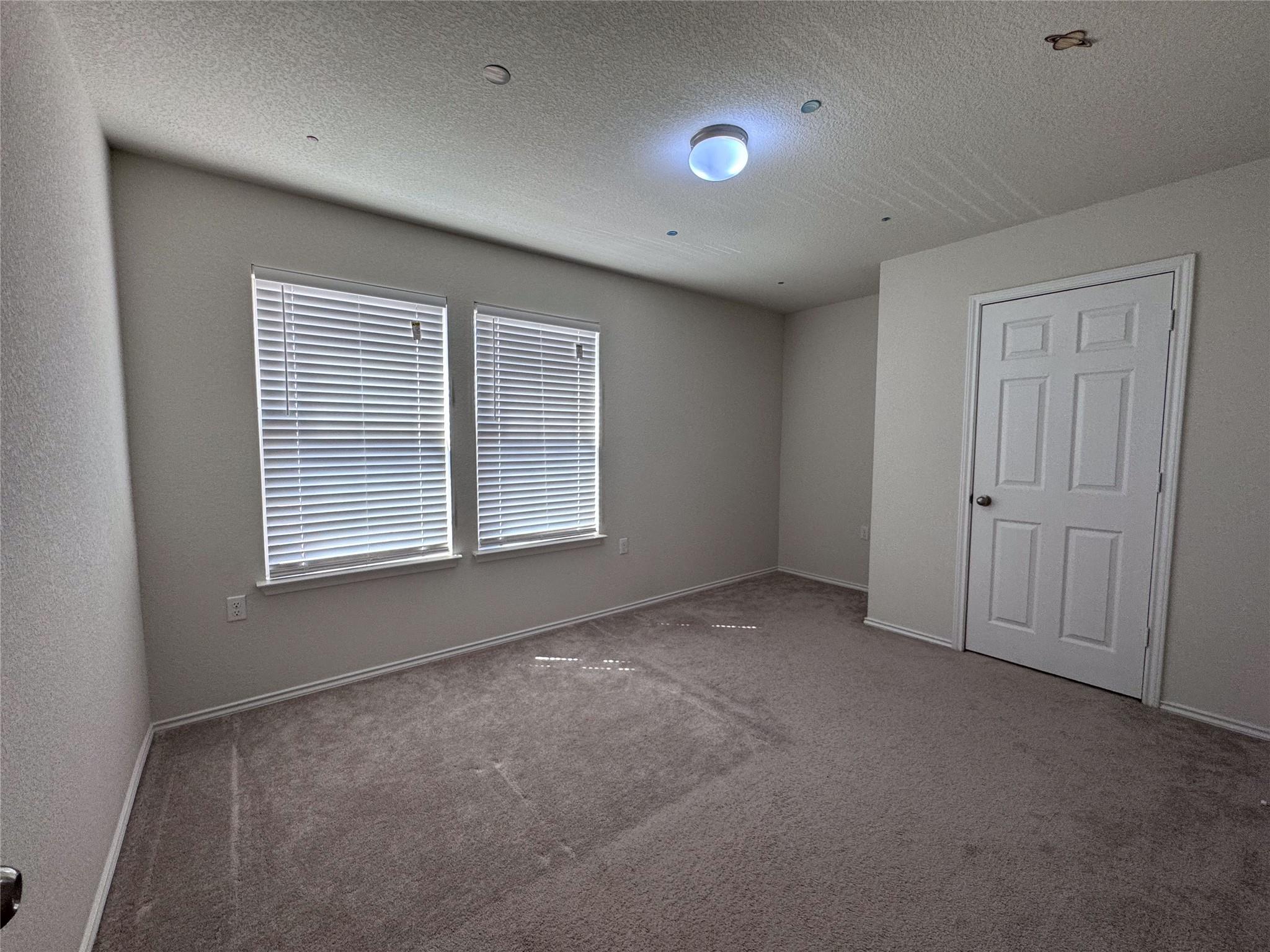 11905 Reindeer Dr Property Photo 15
