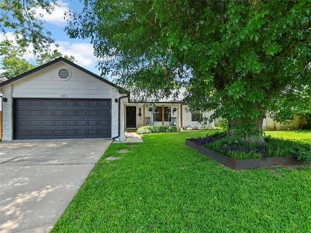1803 Primrose Trl Property Photo 32