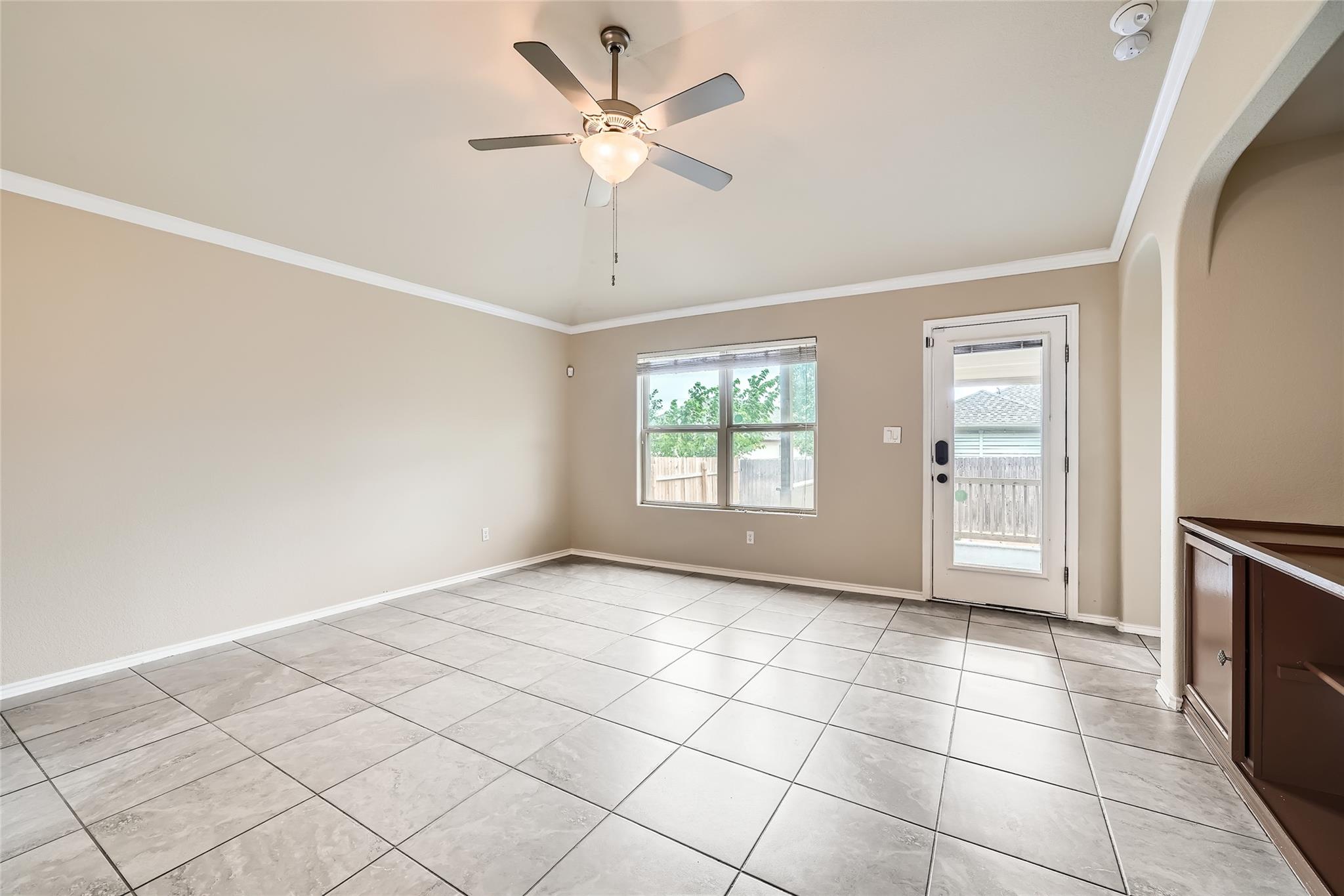 19308 Nicole Ln Property Photo 6