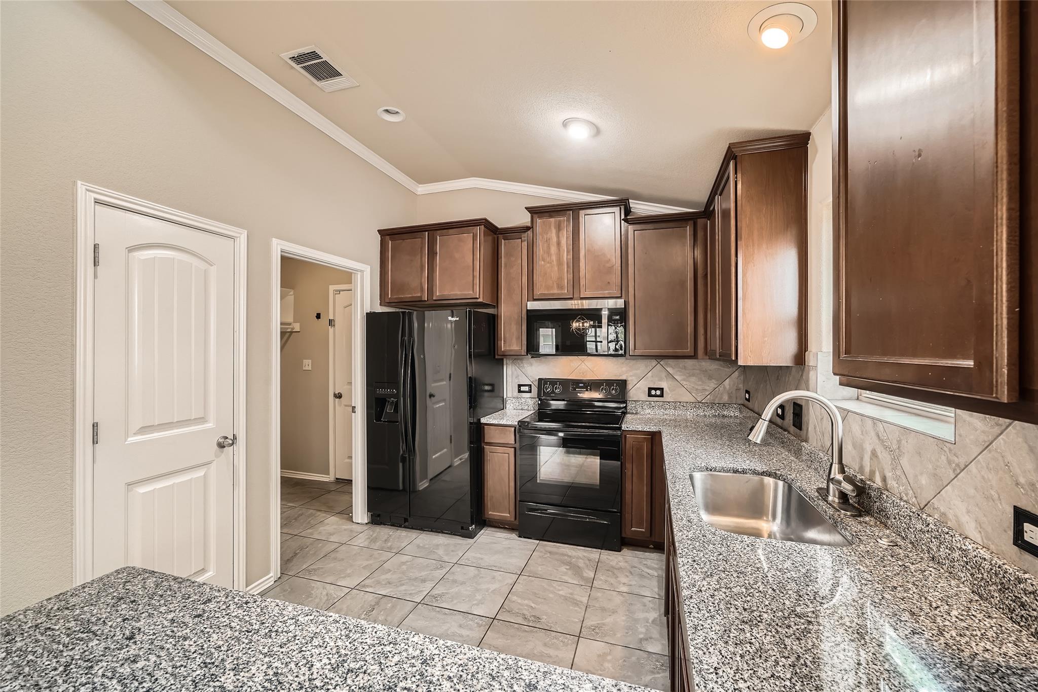 19308 Nicole Ln Property Photo 17
