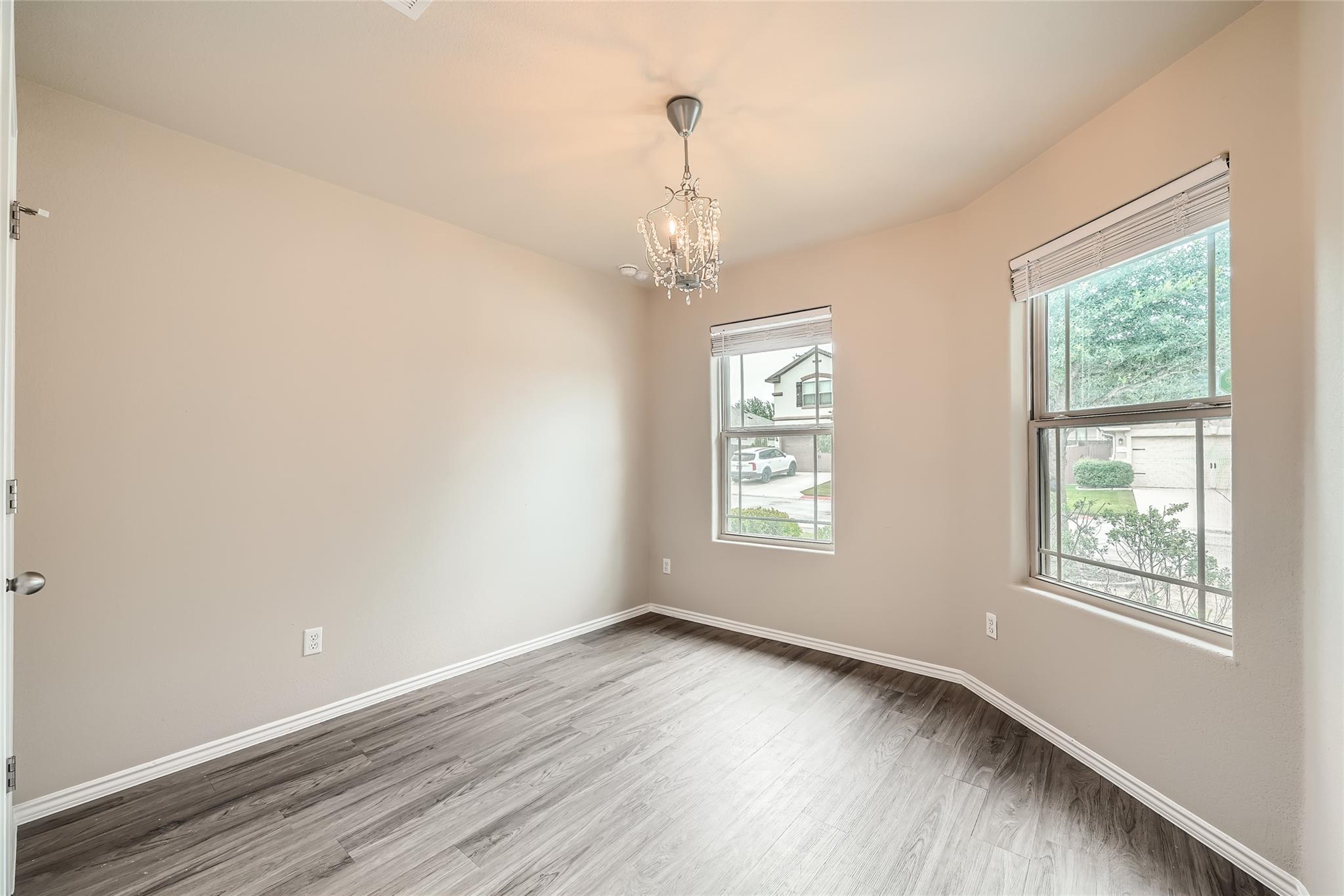 19308 Nicole Ln Property Photo 28