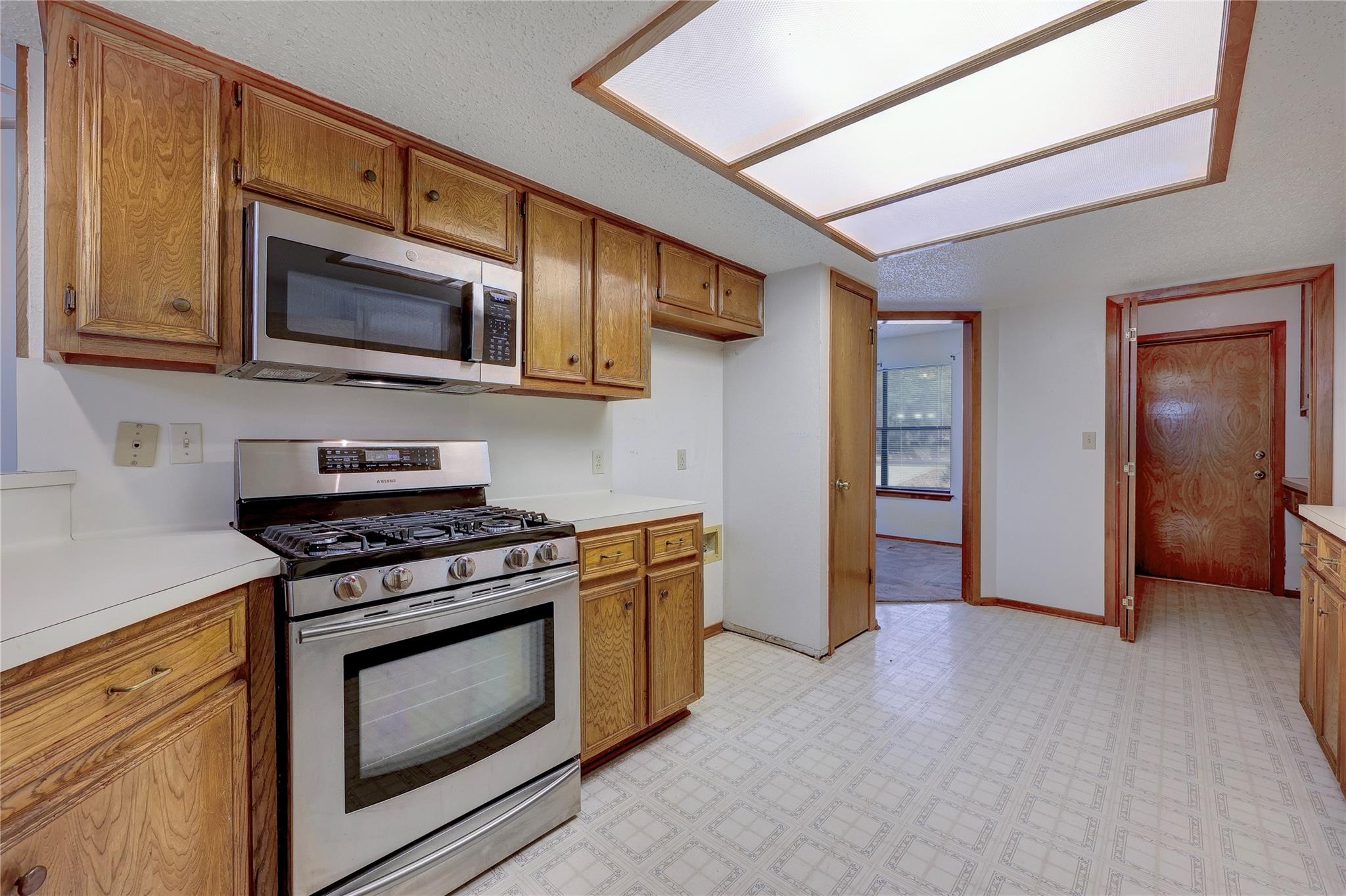 612 Tumlinson Fort Dr Property Photo 14