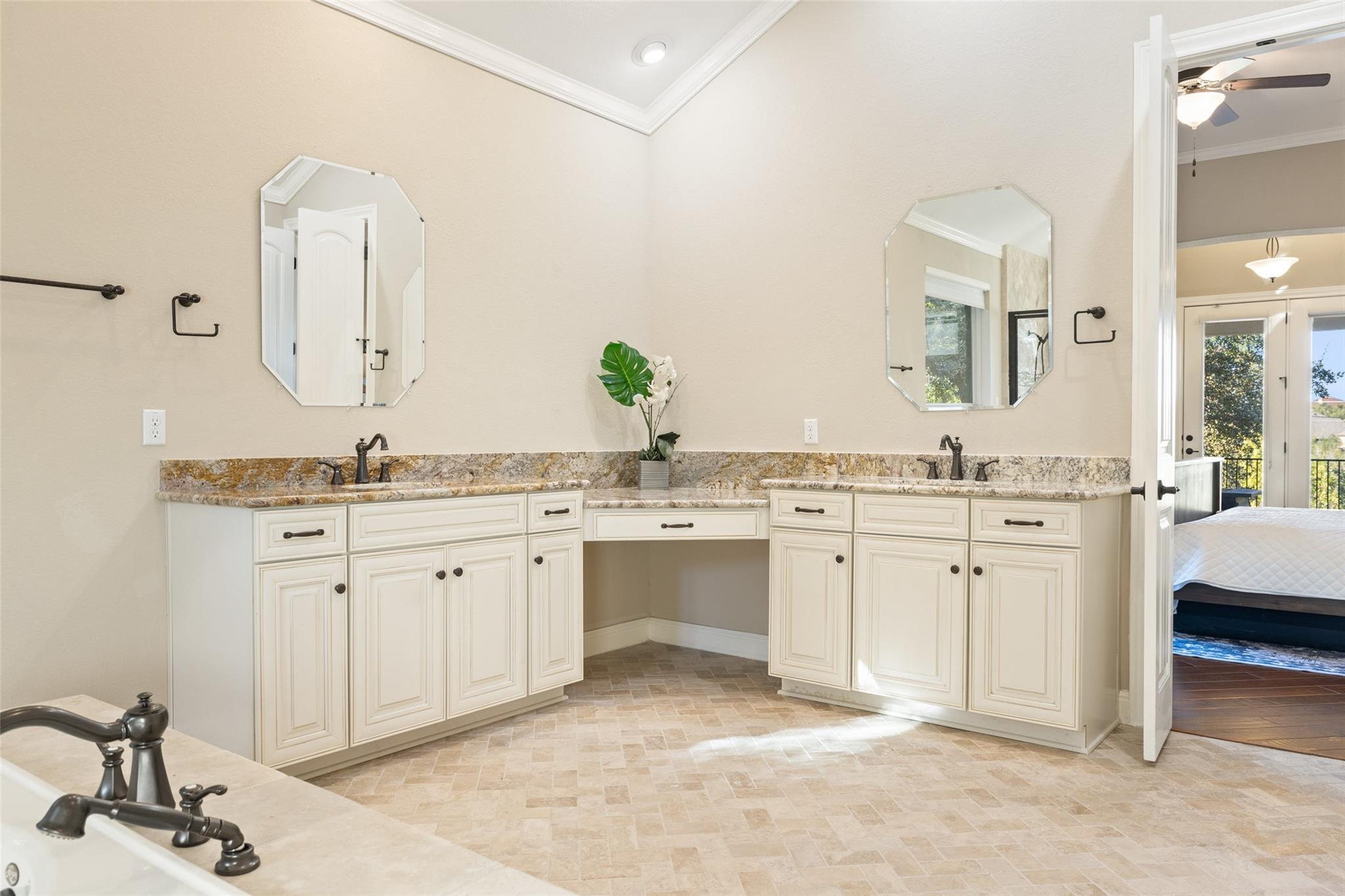 407 Bella Montagna Cir Property Photo 27