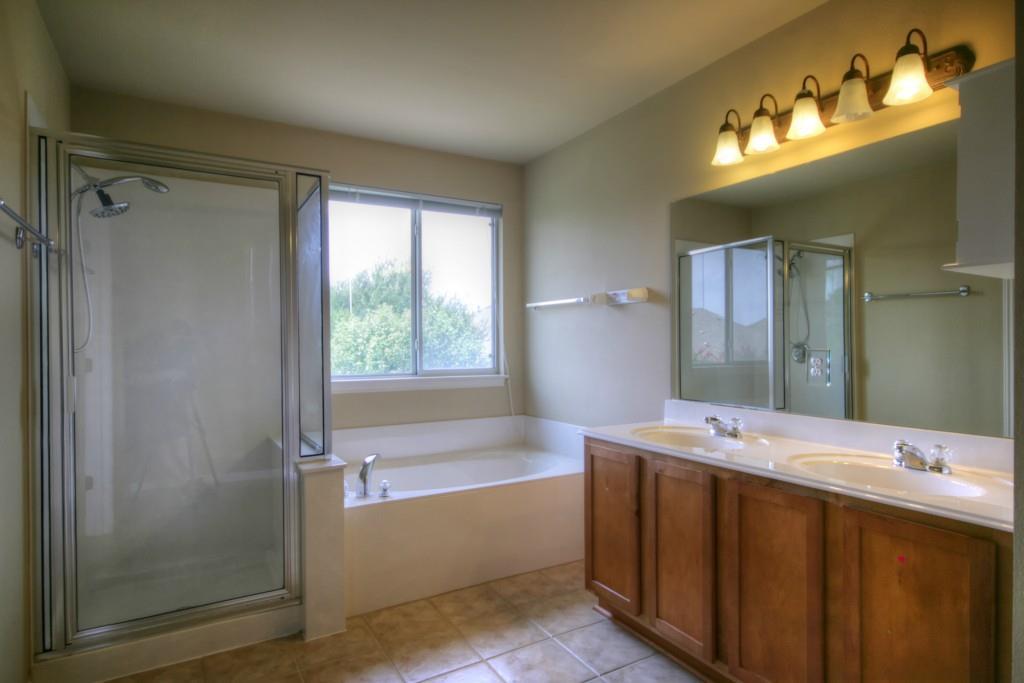 9624 Castle Pines Dr Property Photo 10