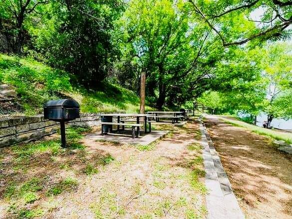 1810 Quanah Parker Trl Property Photo 27