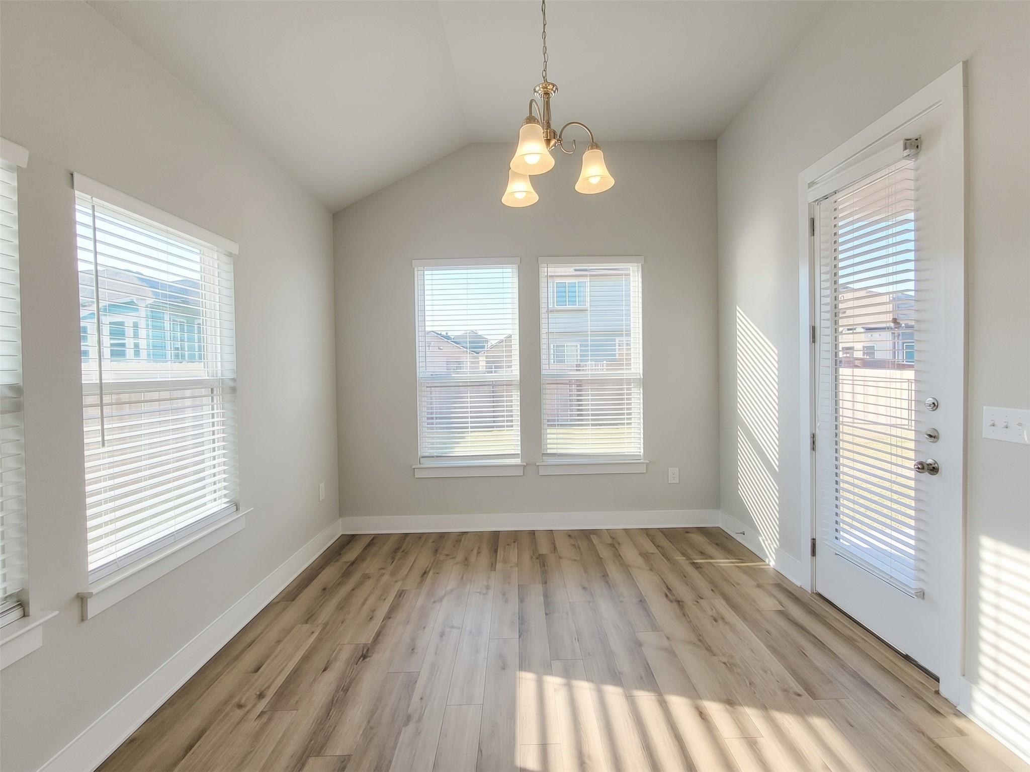 16520 Summery St Property Photo 12