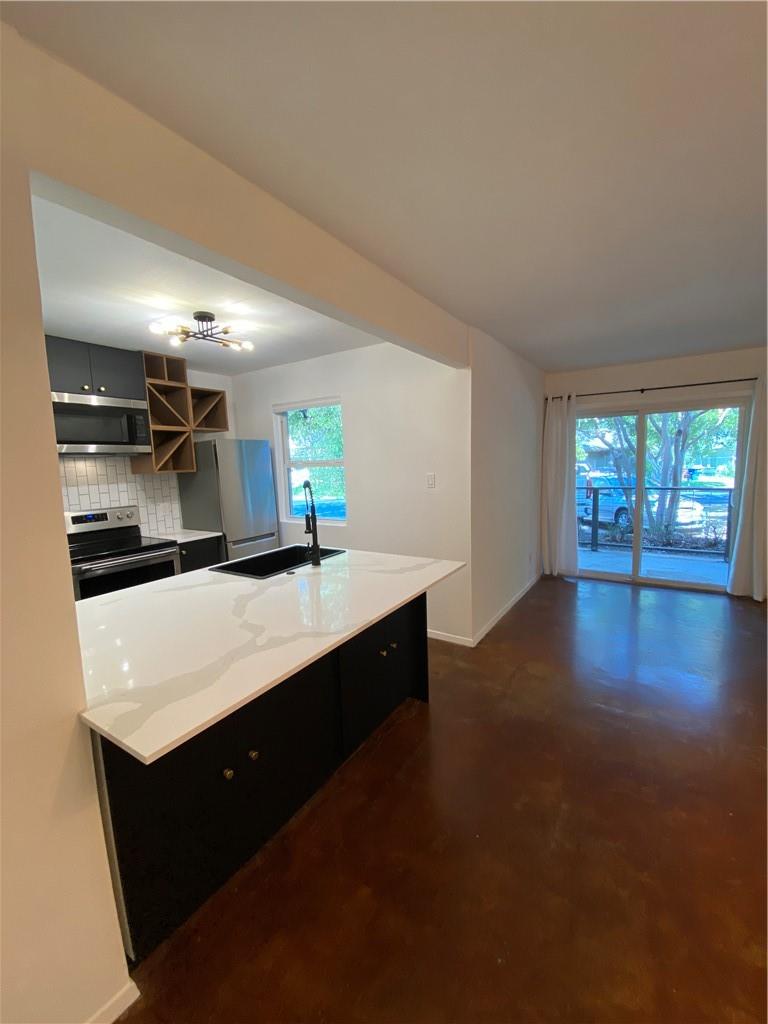 2119 Oxford Ave #b Property Photo 1