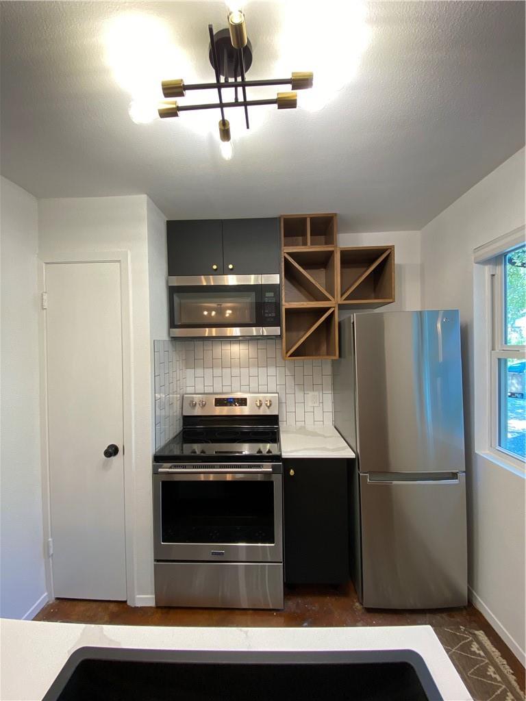 2119 Oxford Ave #b Property Photo 4