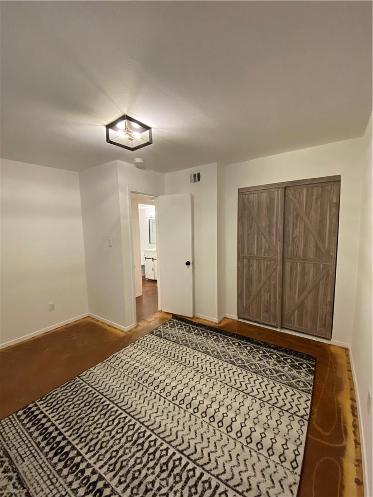 2119 Oxford Ave #b Property Photo 9