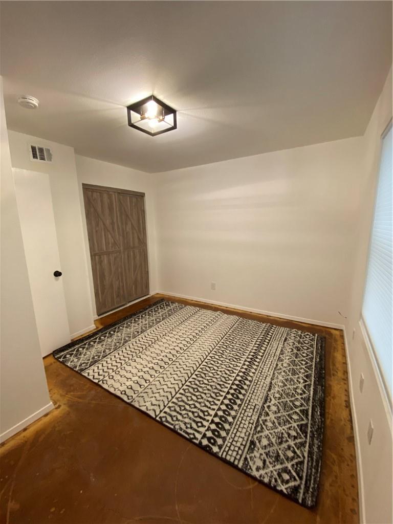 2119 Oxford Ave #b Property Photo 10