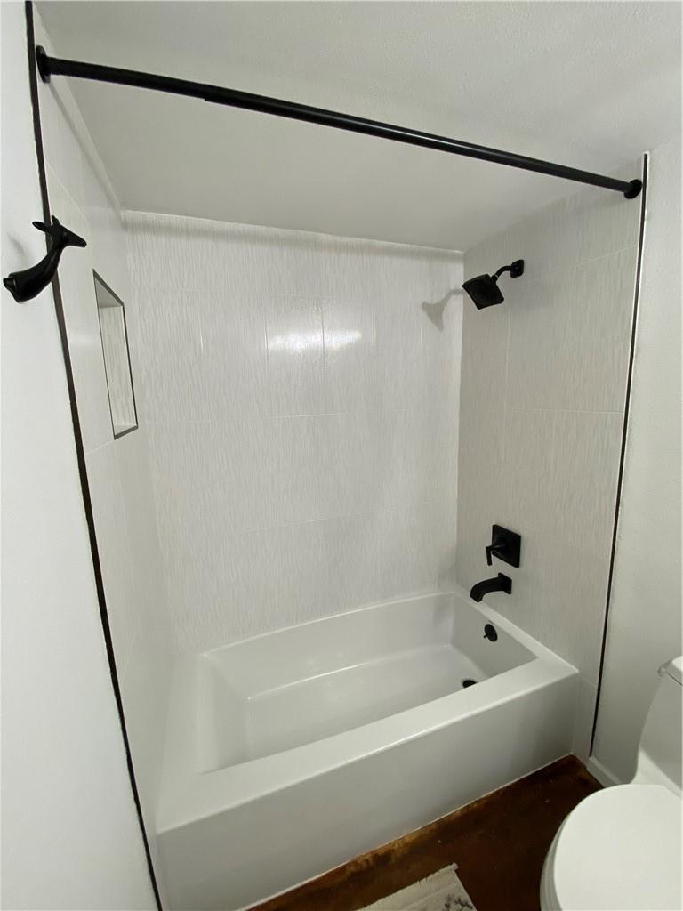 2119 Oxford Ave #b Property Photo 16