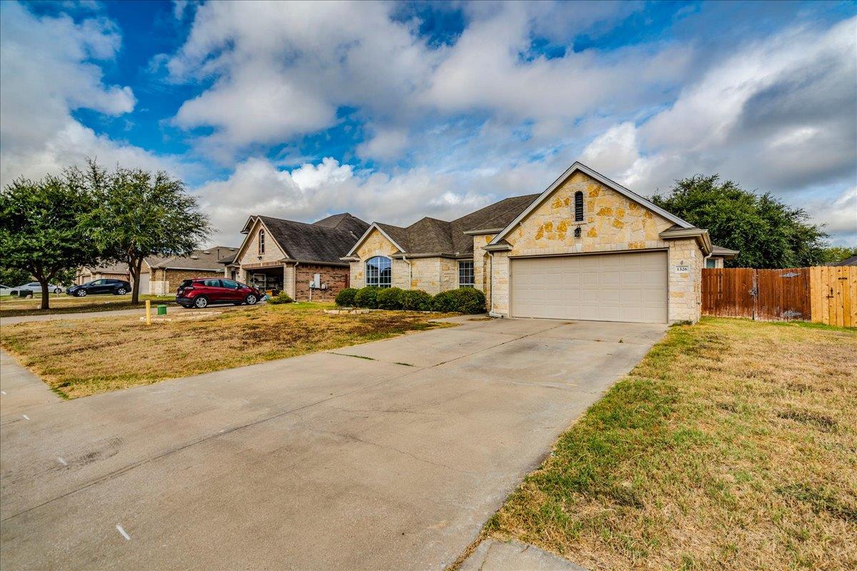 1326 Star Mdw Property Photo 30