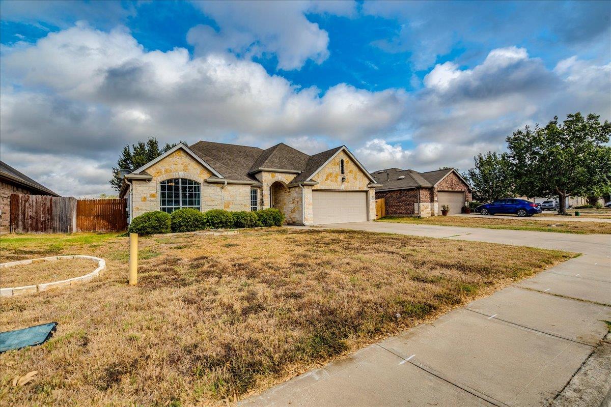 1326 Star Mdw Property Photo 31