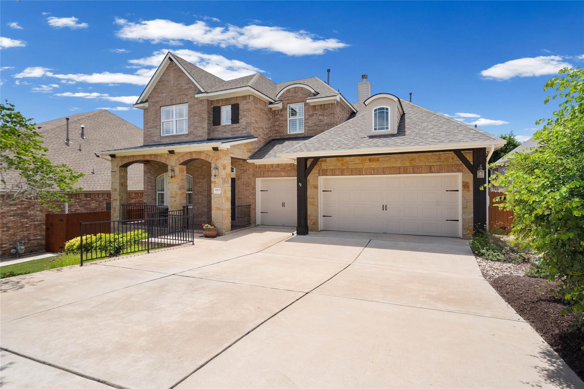 18605 Amberg Pl Property Photo 1