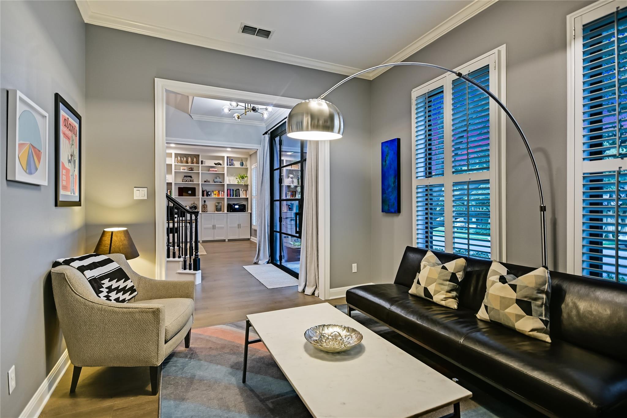 1208 Grosvener Ct Property Photo 4