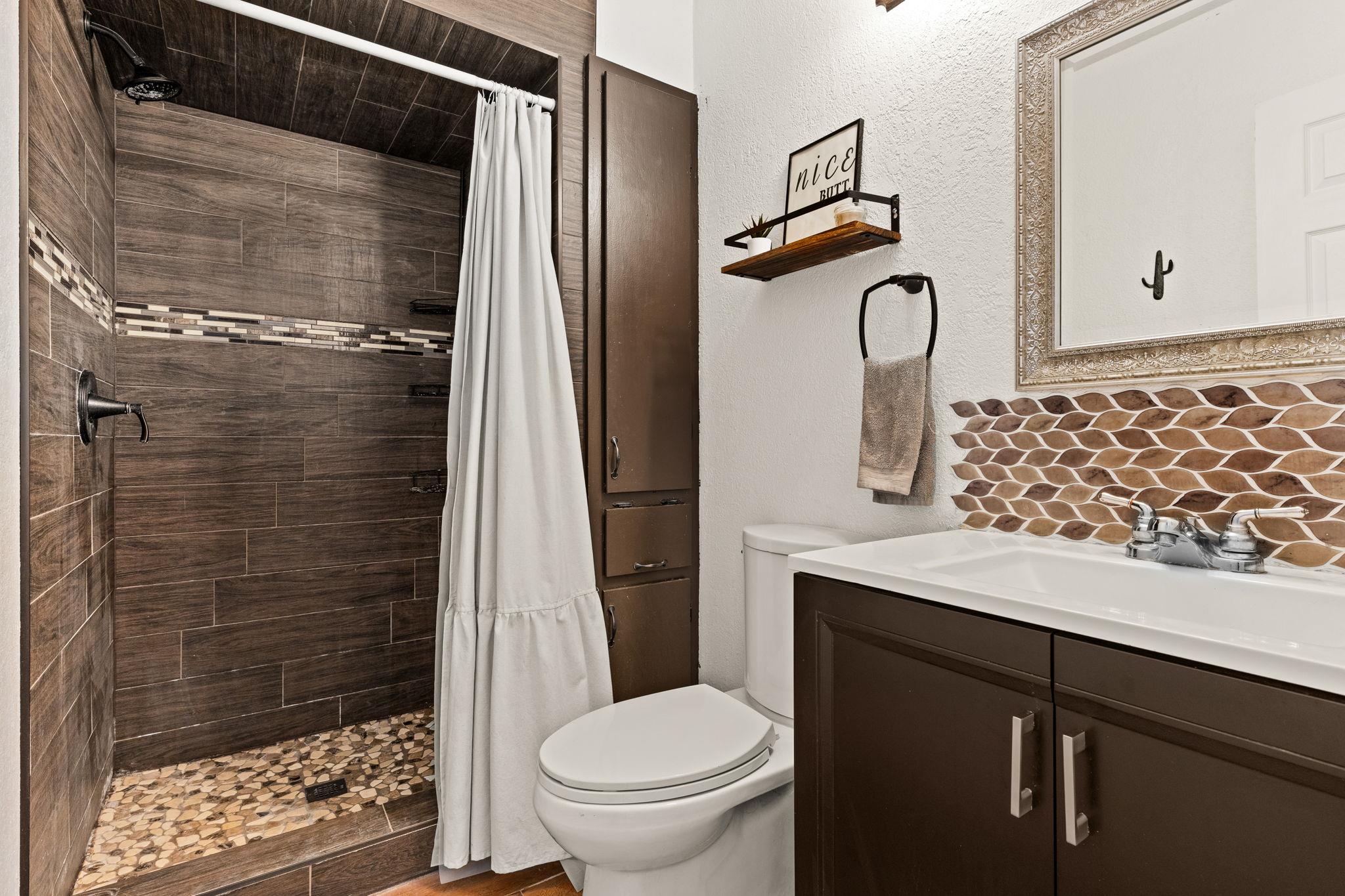306 County Road 4493 Property Photo 18