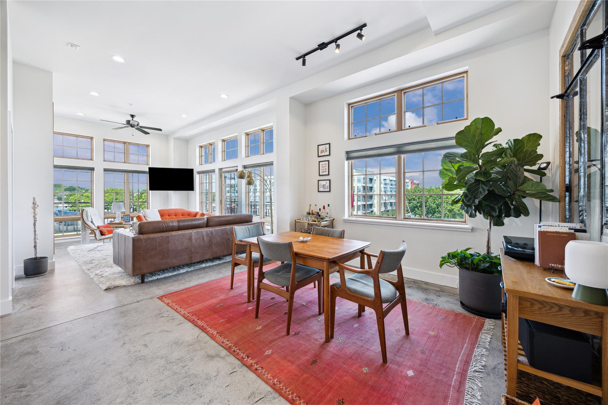 9761097 Property Photo 1