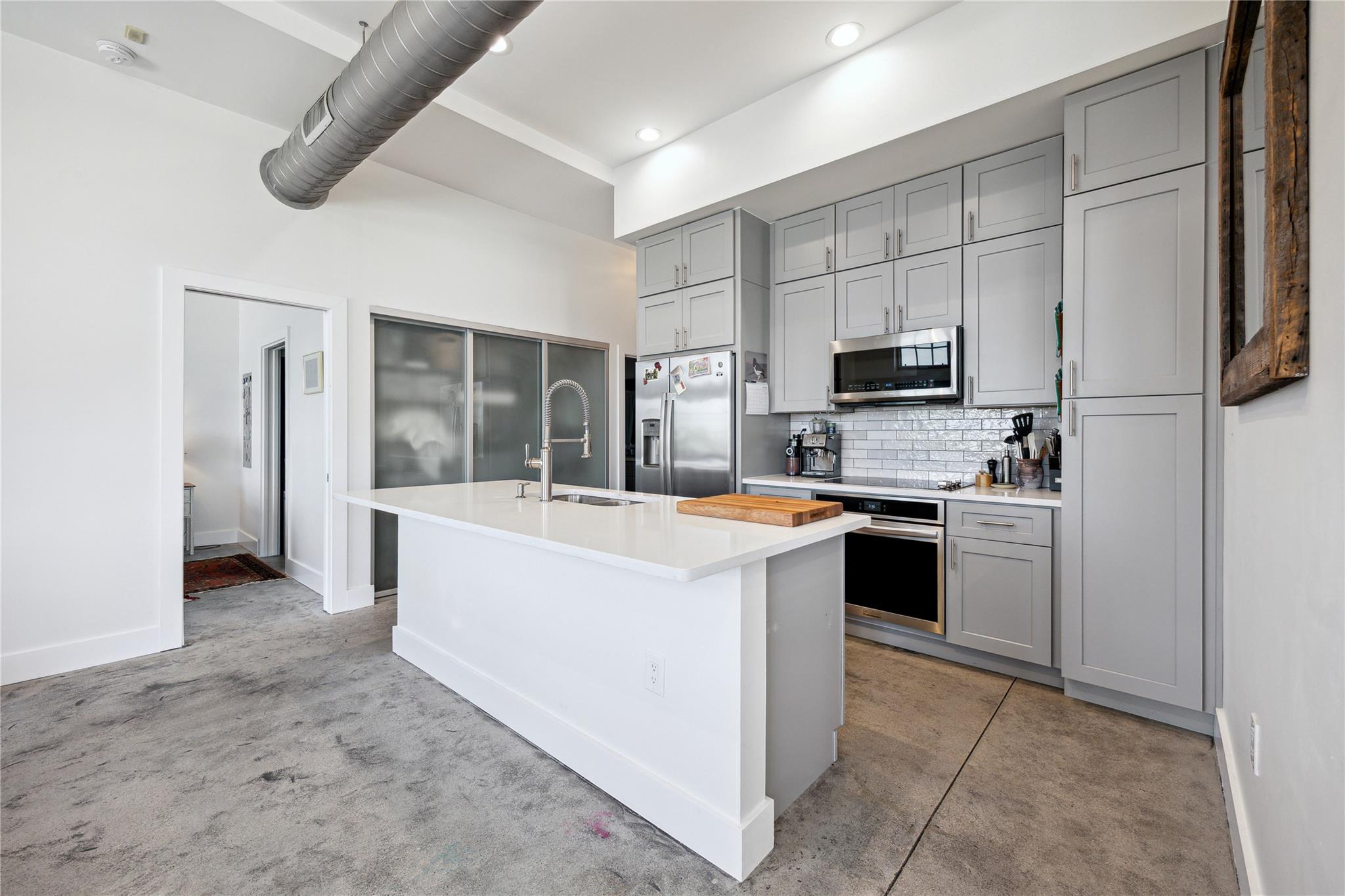 9761097 Property Photo 9