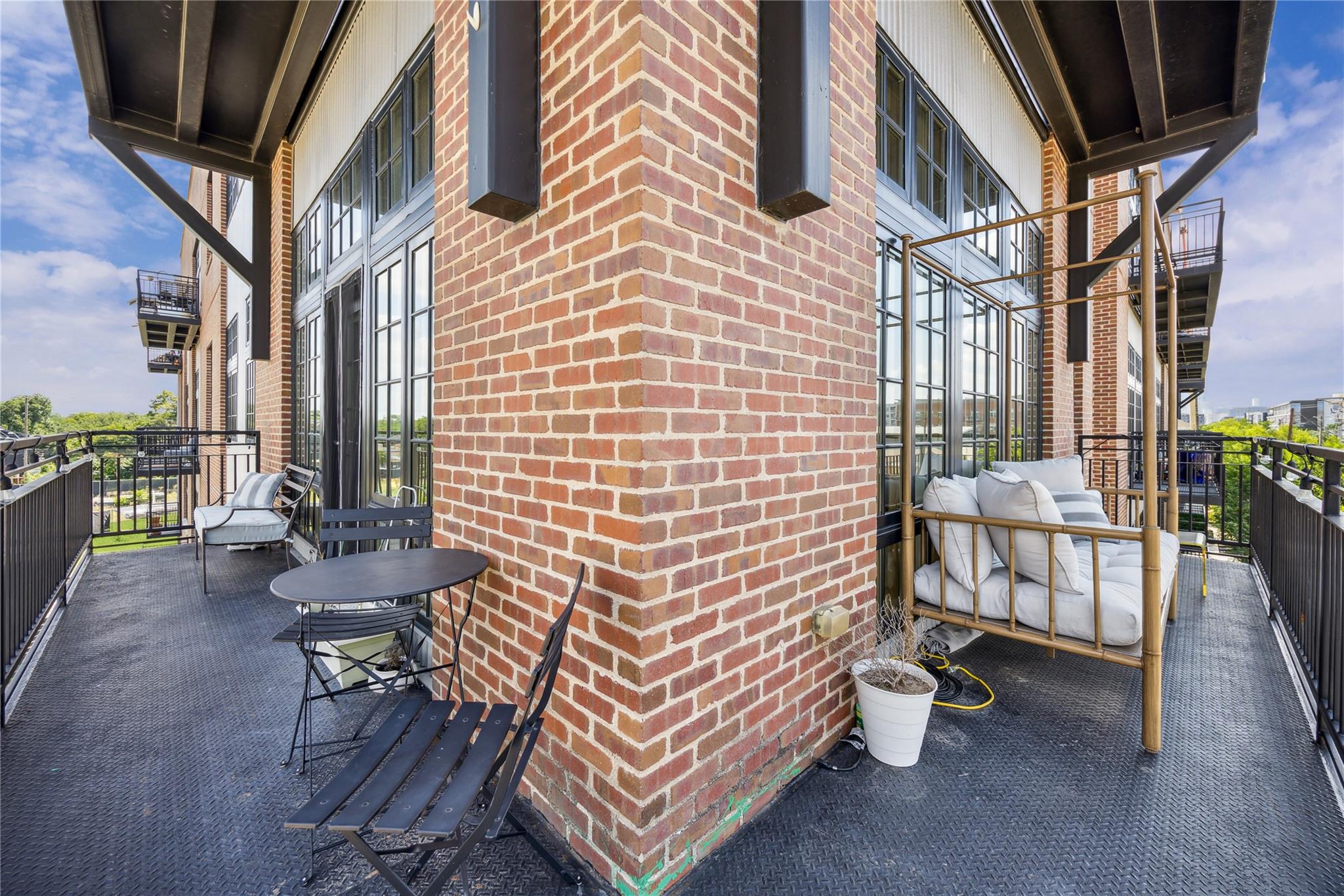 9761097 Property Photo 22