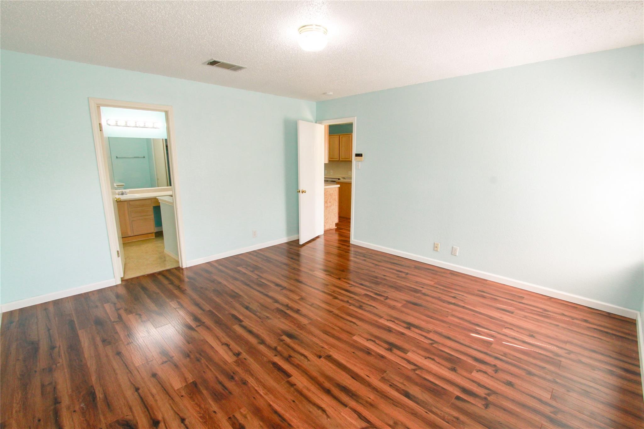 9705 Dalewood Dr Property Photo 4