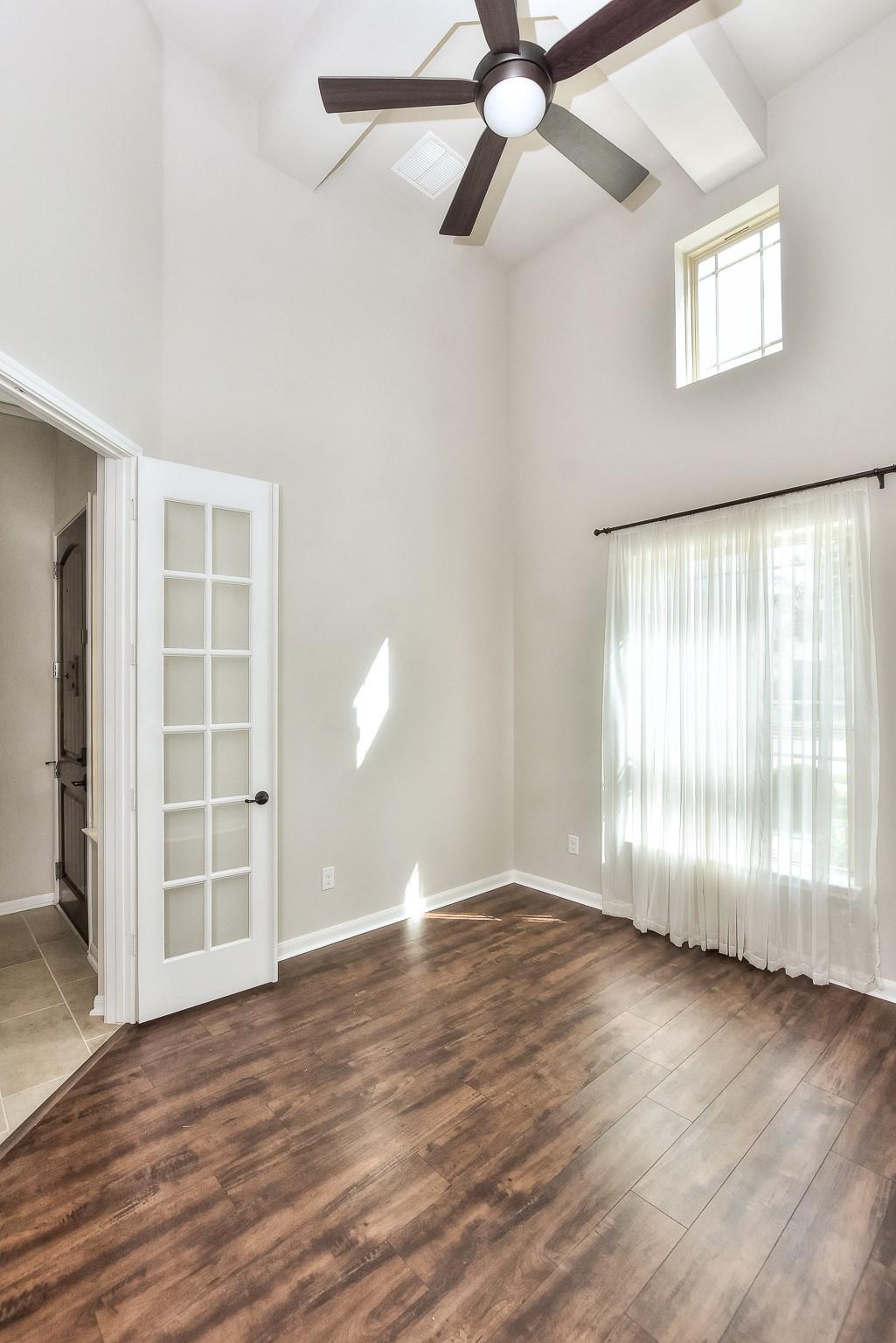 9764637 Property Photo 6