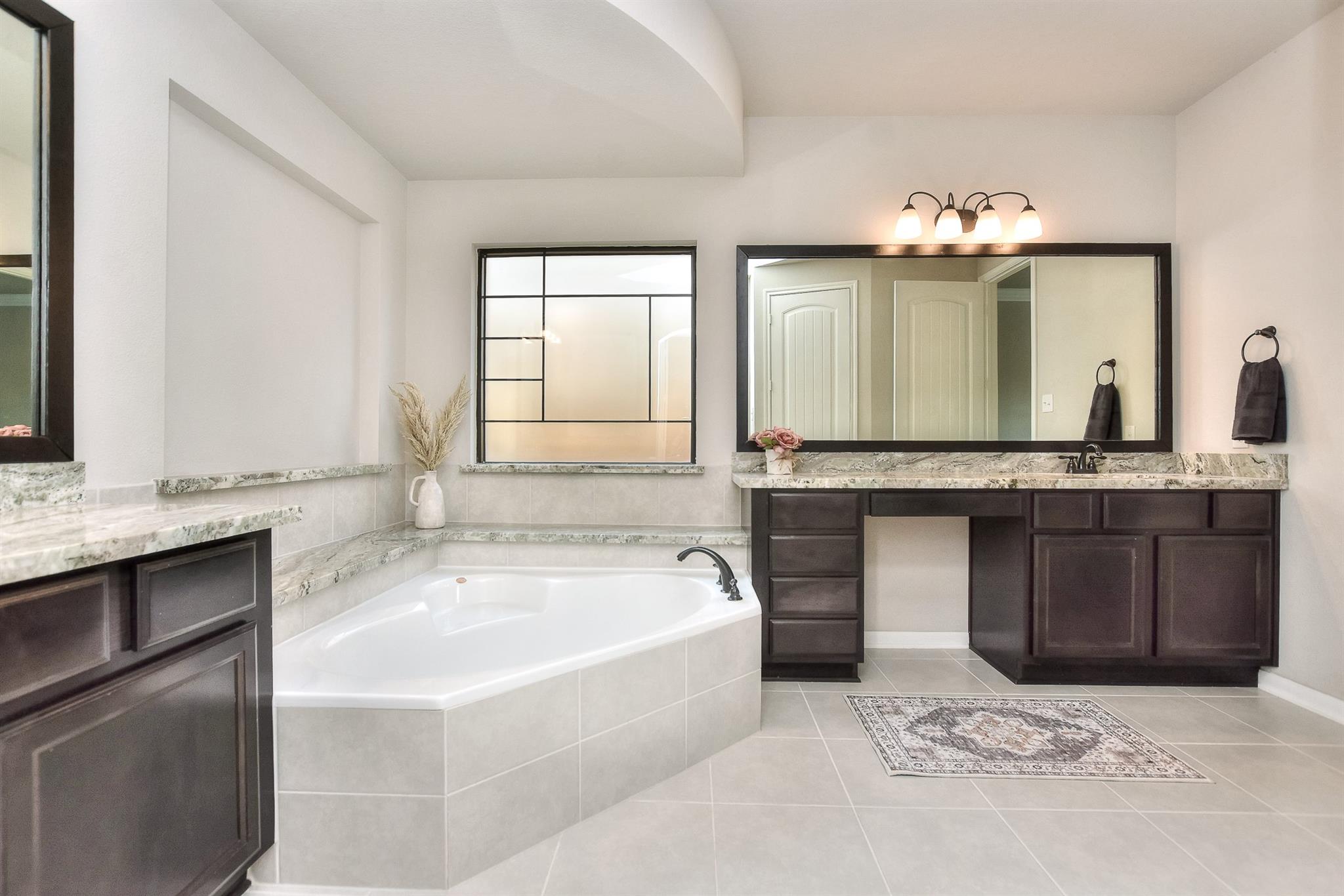9764637 Property Photo 24