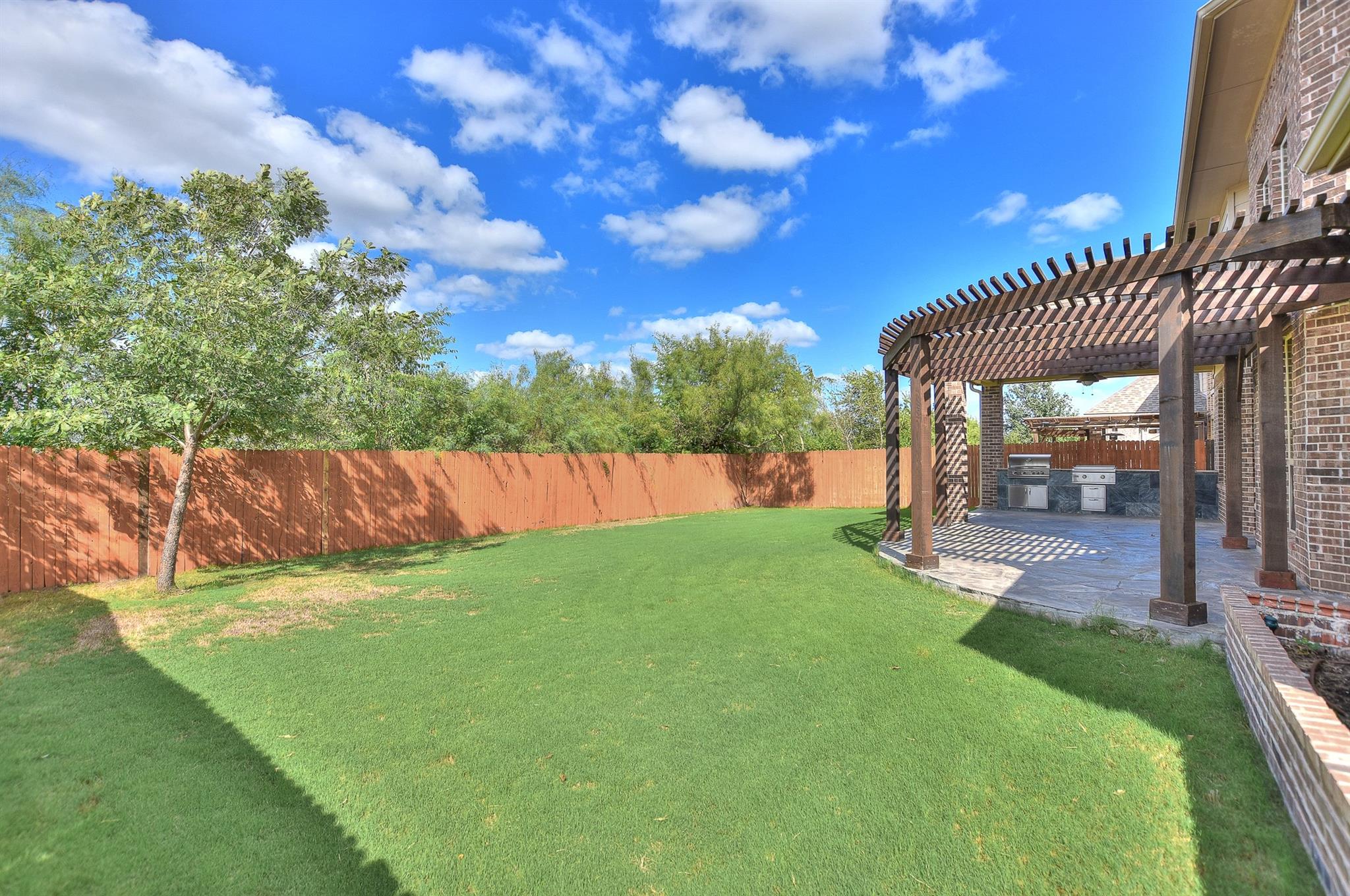 9764637 Property Photo 37