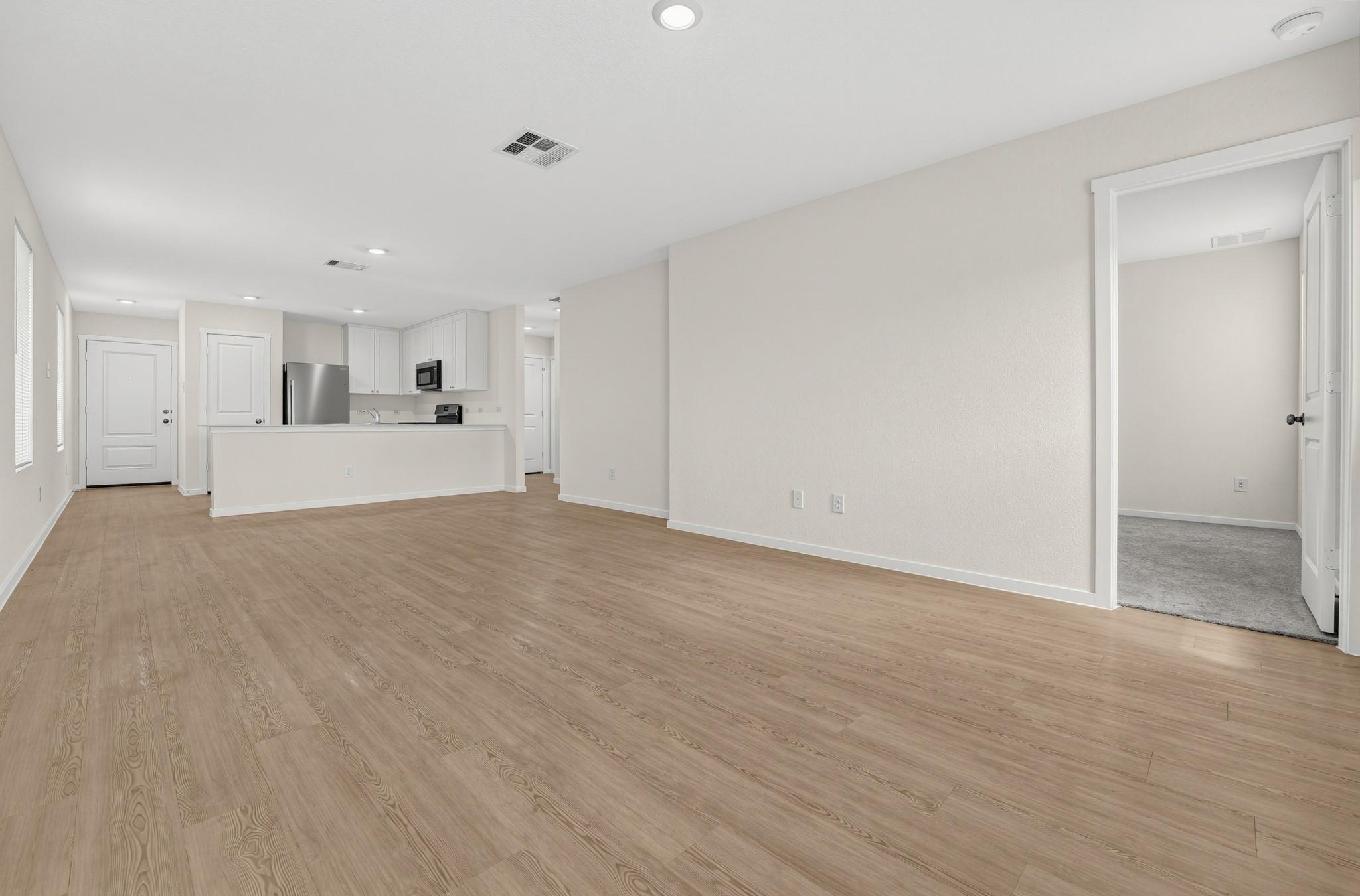 511 Jones Beach Cv Property Photo 4
