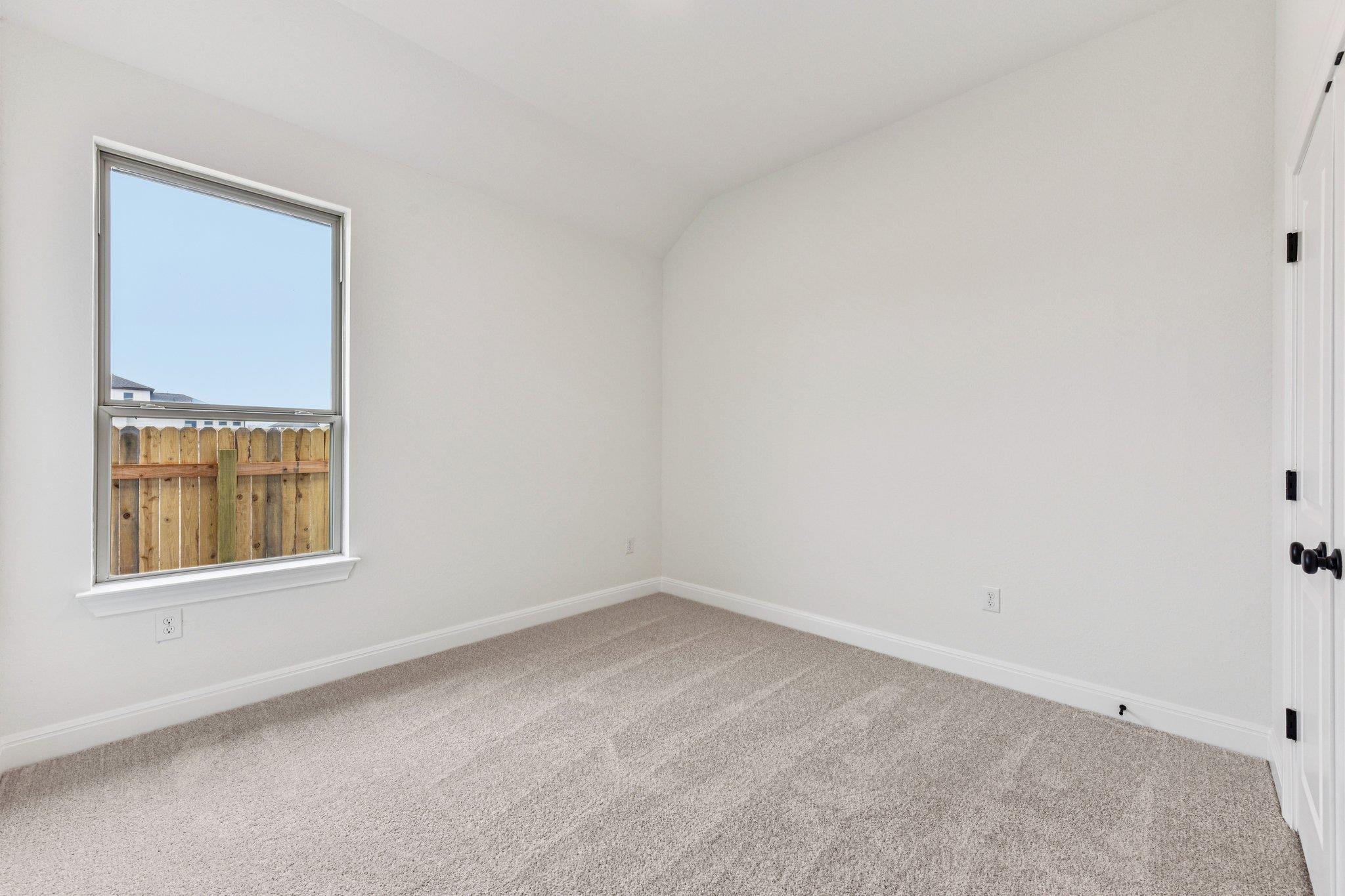 581 Treadwell Ln Property Photo 10