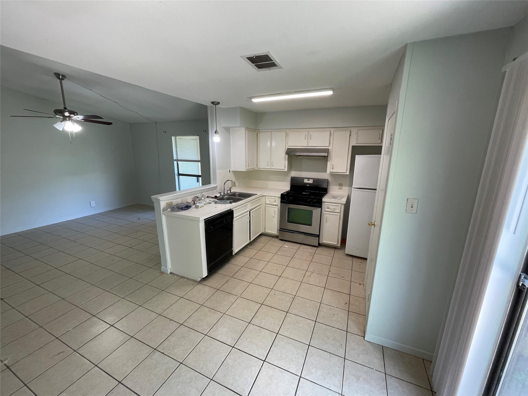 2001 Magnolia Dr #a Property Photo 3