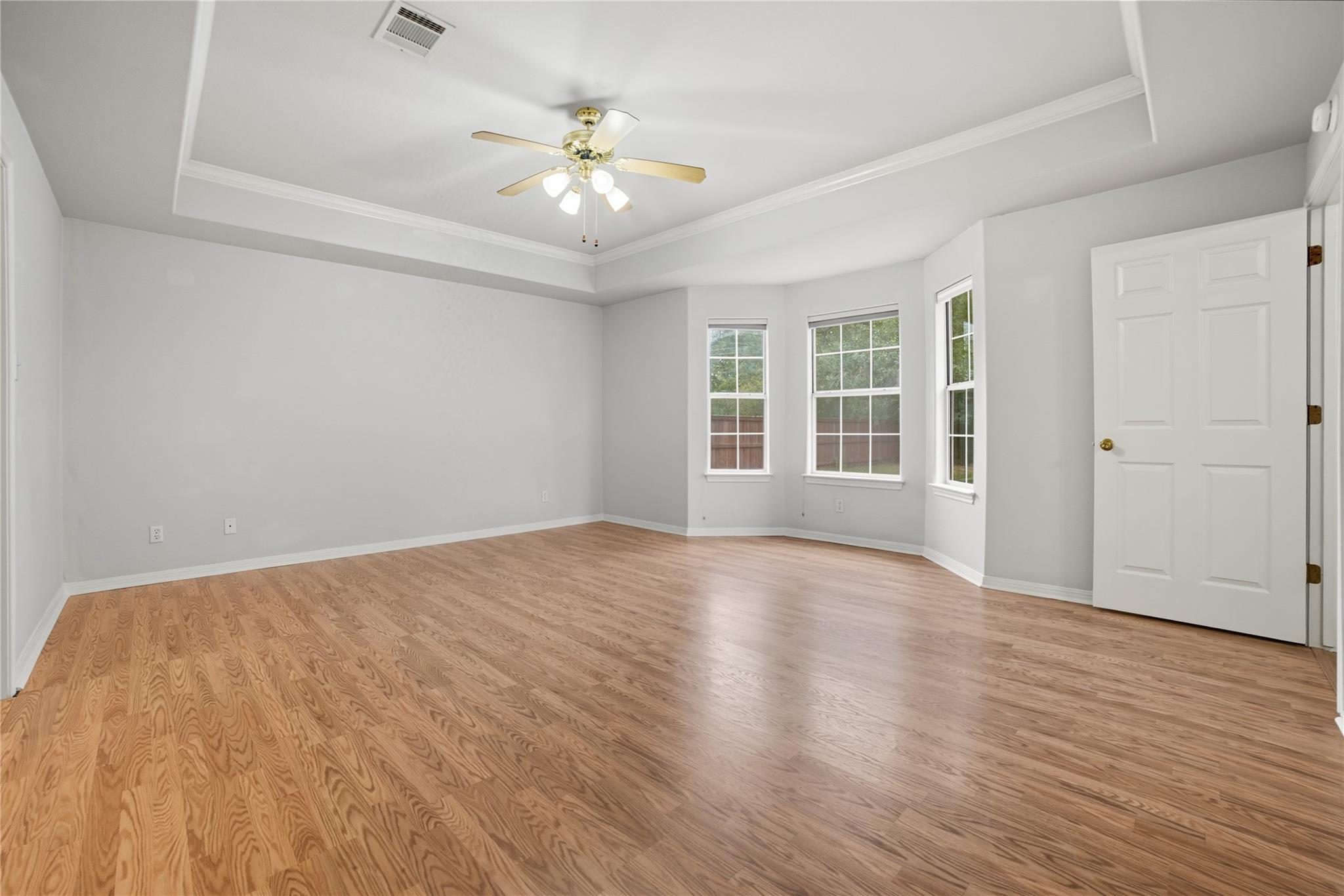 1911 Cedar Bend Dr Property Photo 18