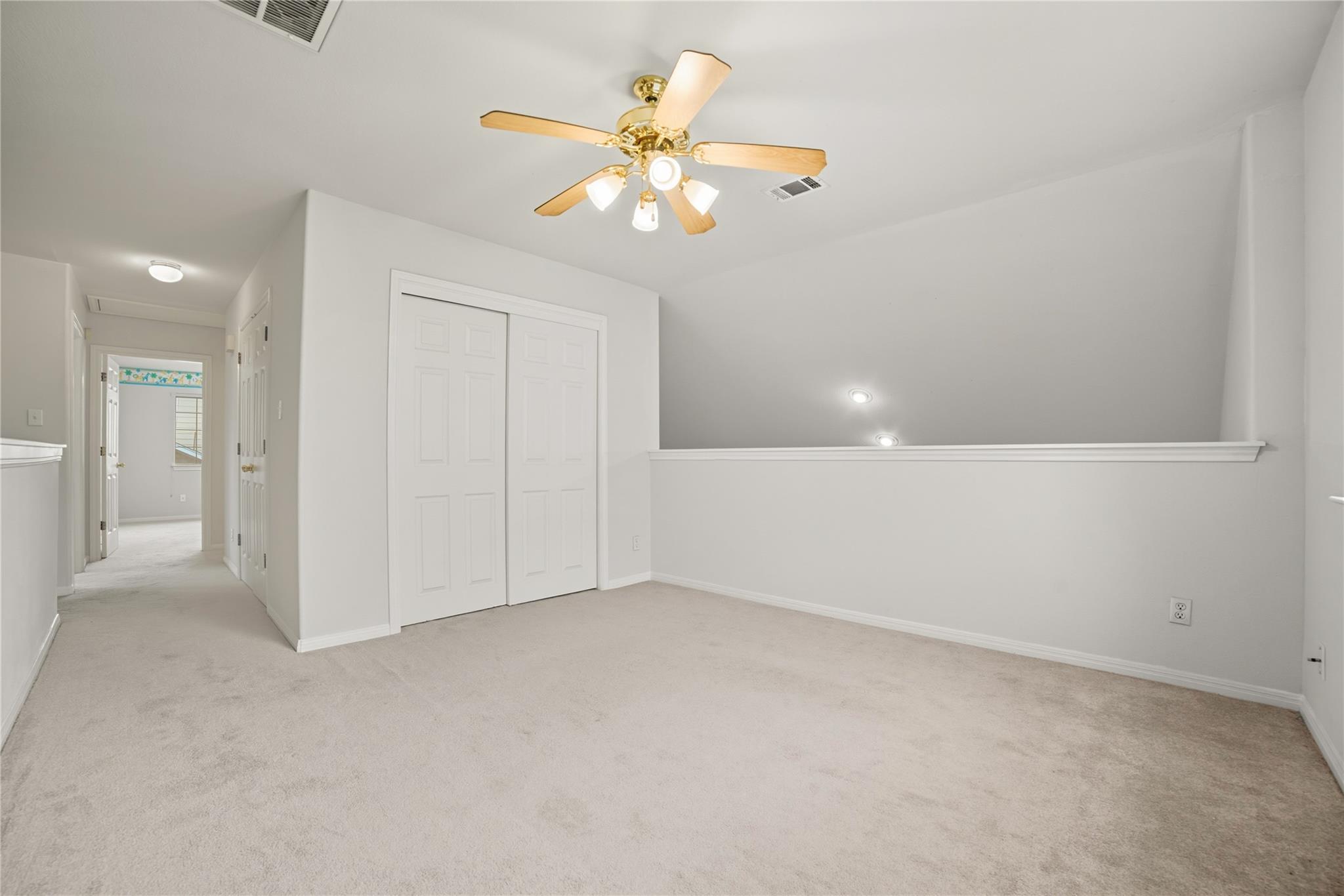 1911 Cedar Bend Dr Property Photo 21