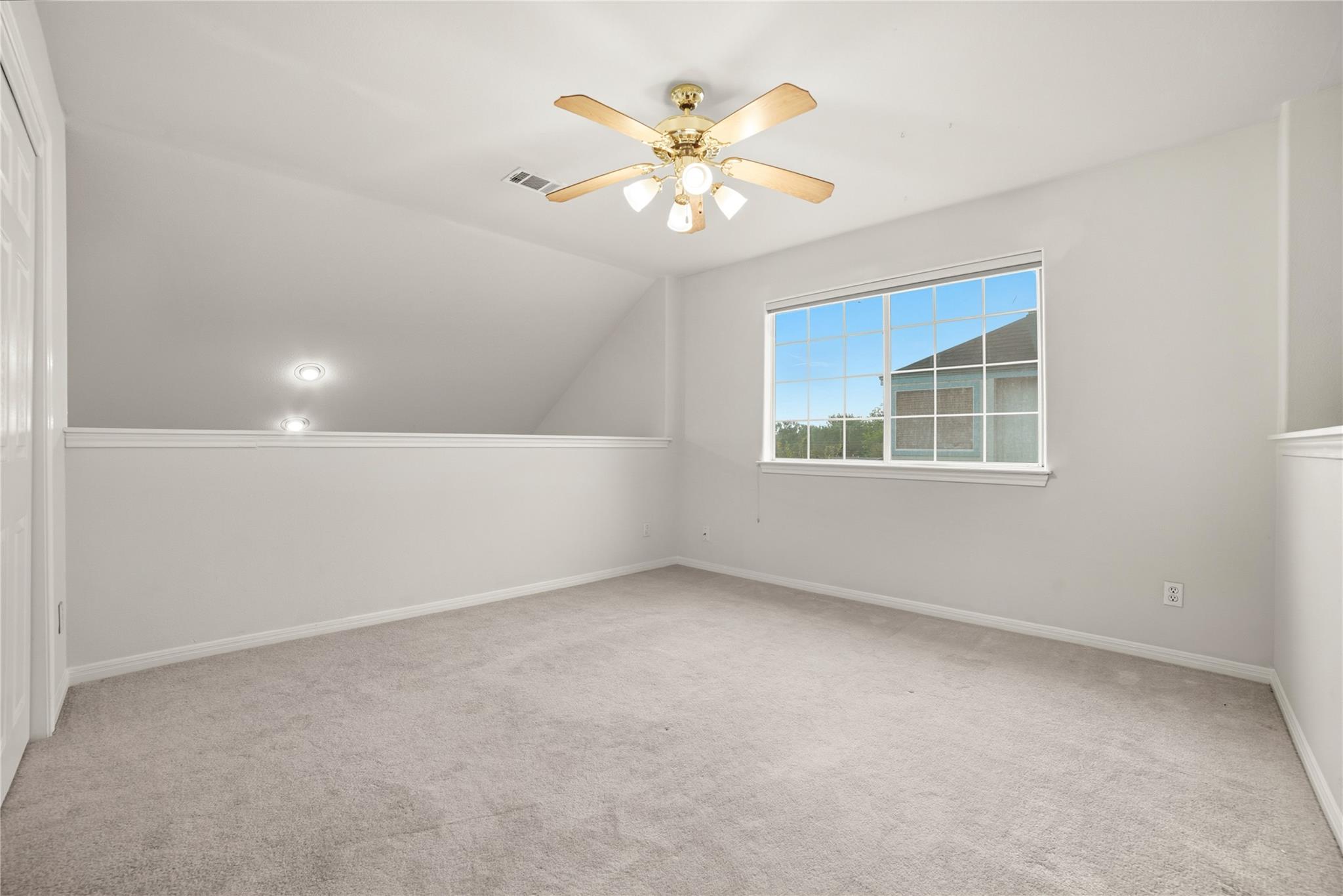 1911 Cedar Bend Dr Property Photo 22