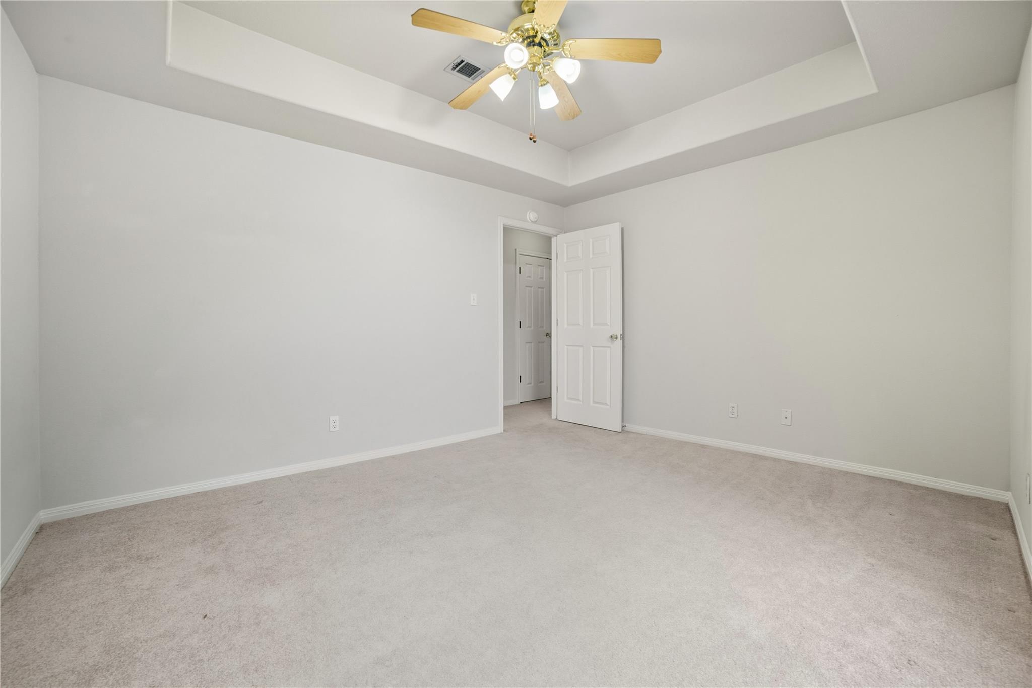 1911 Cedar Bend Dr Property Photo 23