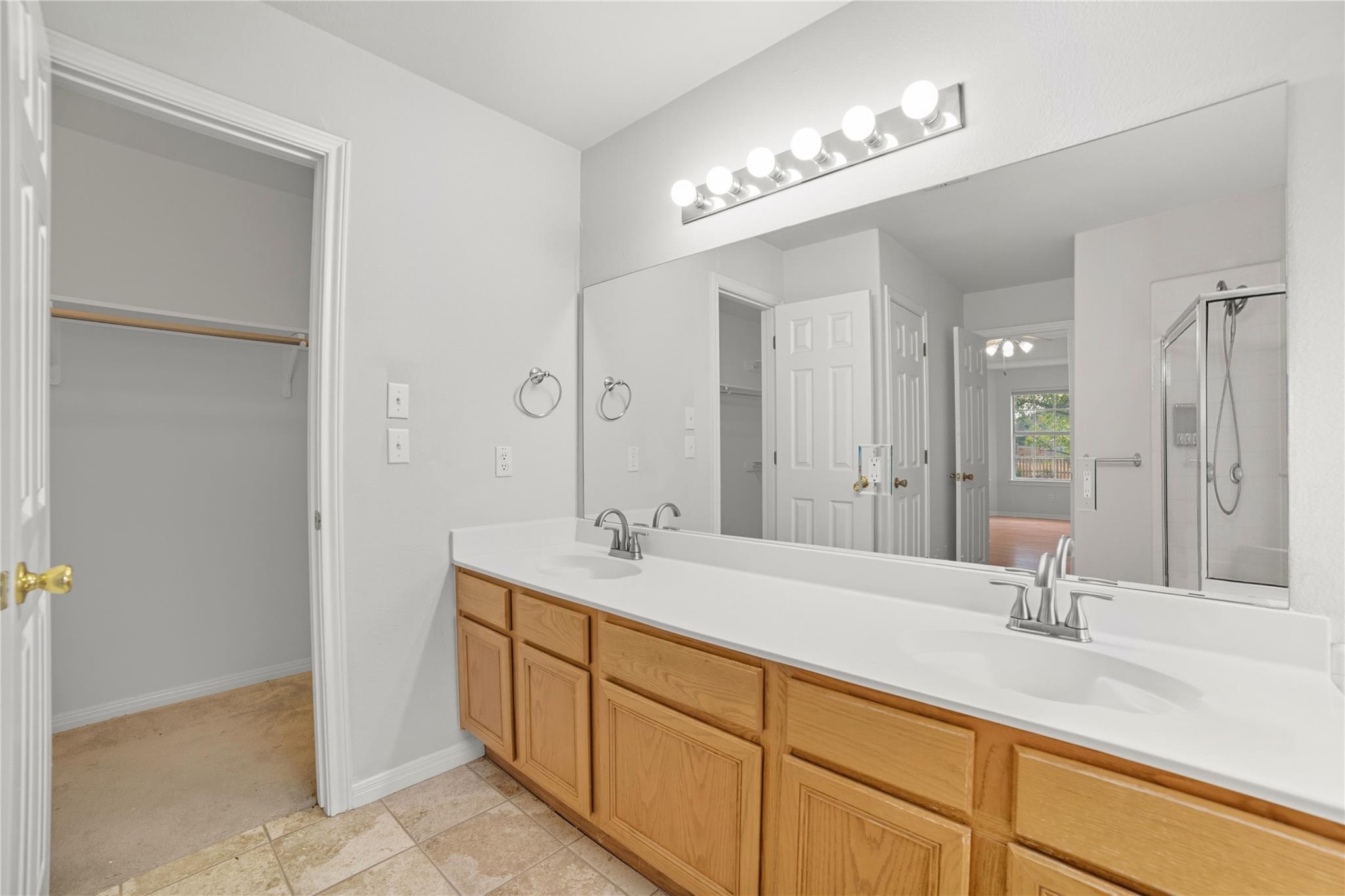 1911 Cedar Bend Dr Property Photo 29