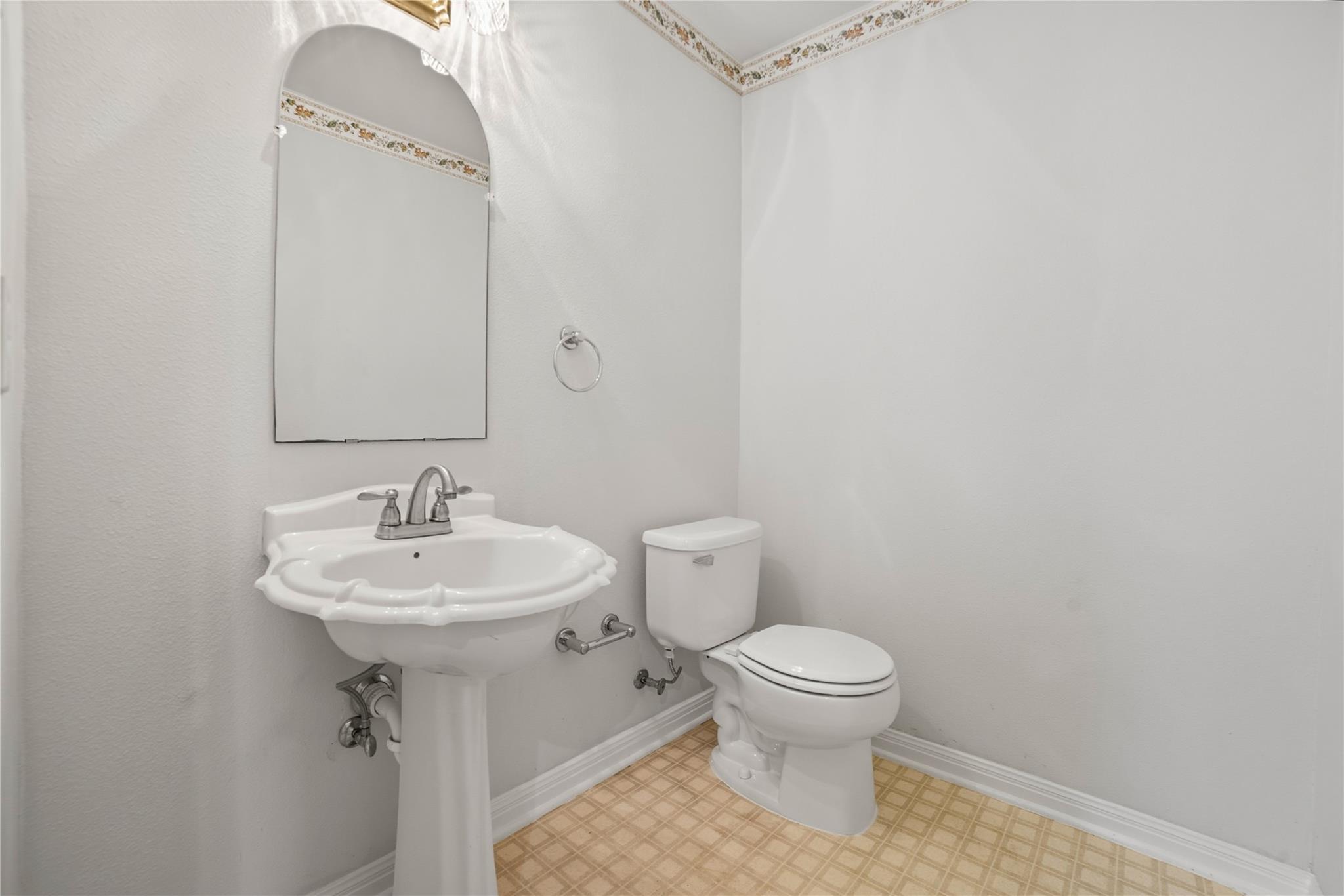 1911 Cedar Bend Dr Property Photo 34