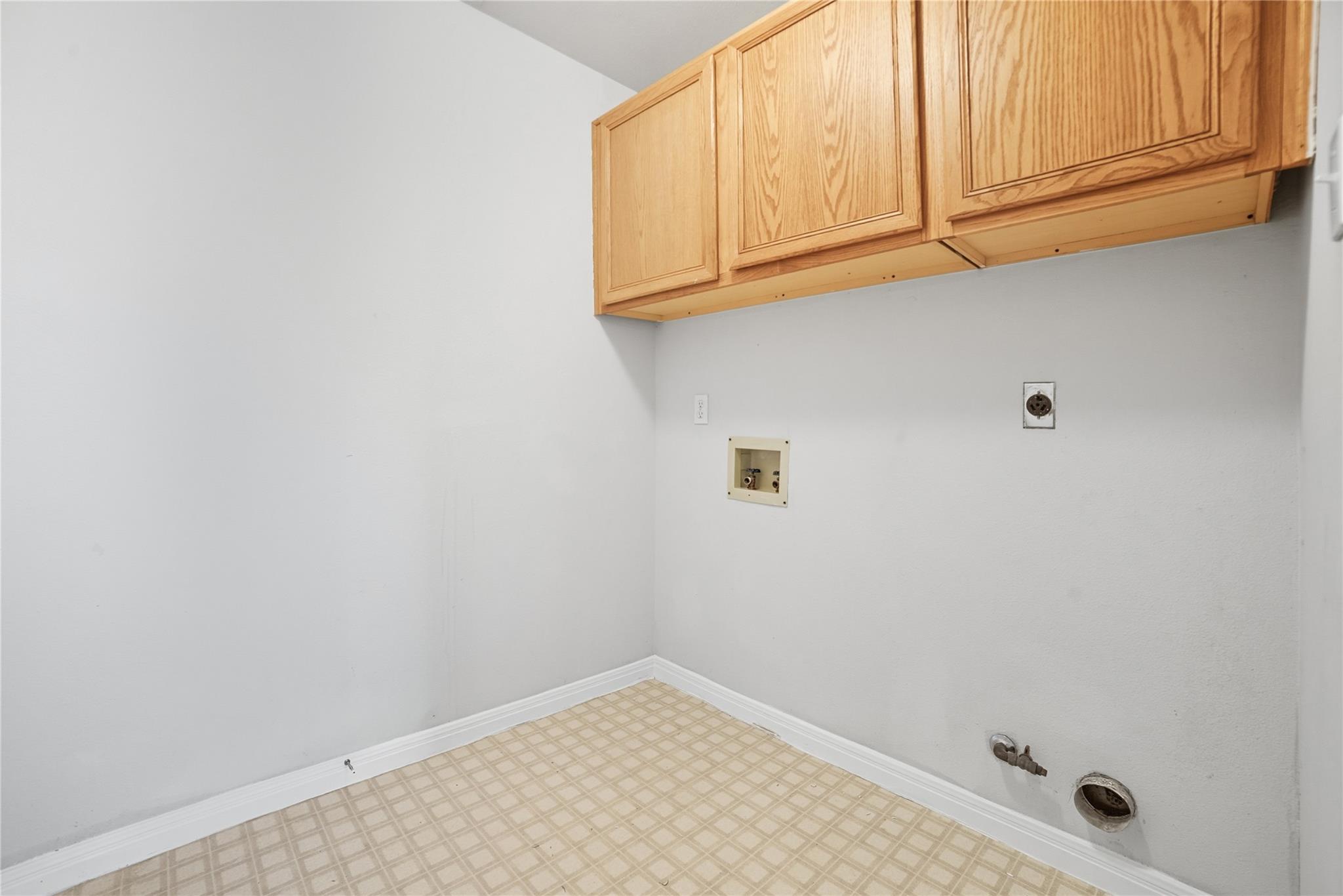 1911 Cedar Bend Dr Property Photo 35