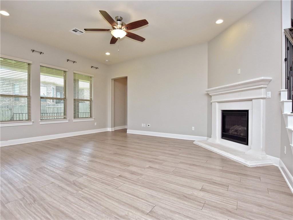 2208 Legend Hill Dr Property Photo 6