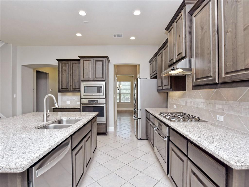 2208 Legend Hill Dr Property Photo 8