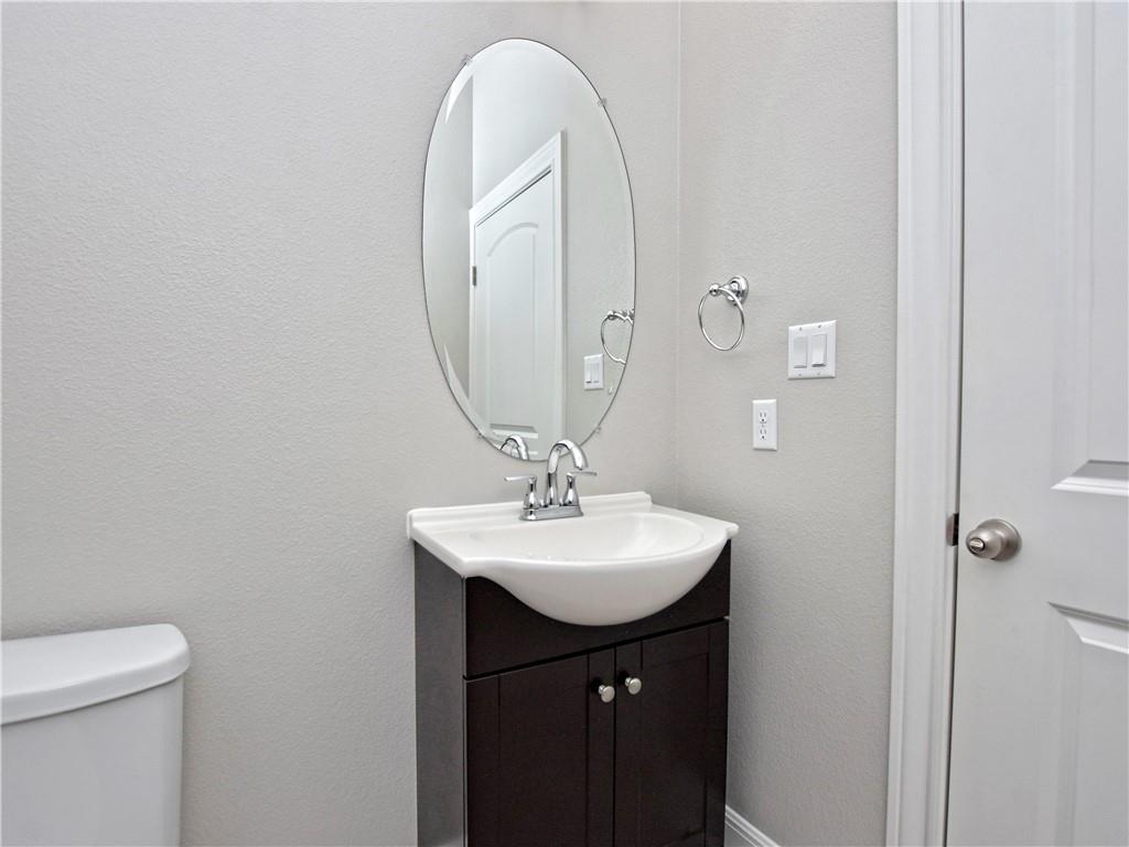 2208 Legend Hill Dr Property Photo 25