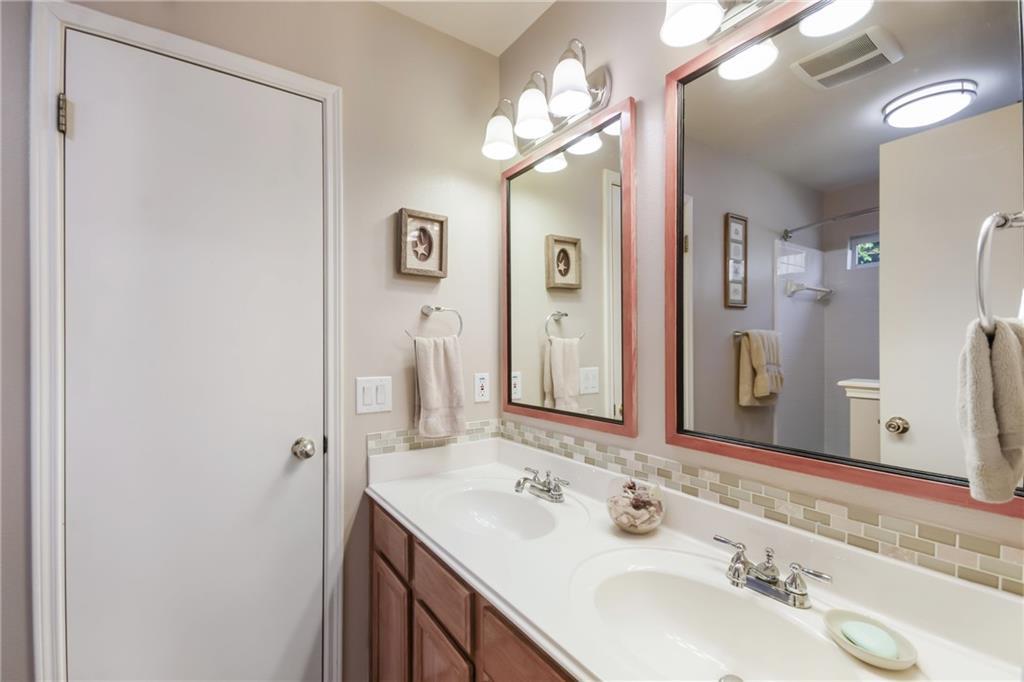 1252 Lacey Oak Loop Property Photo 7