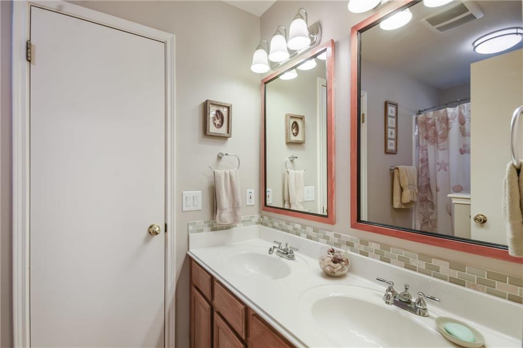 1252 Lacey Oak Loop Property Photo 9