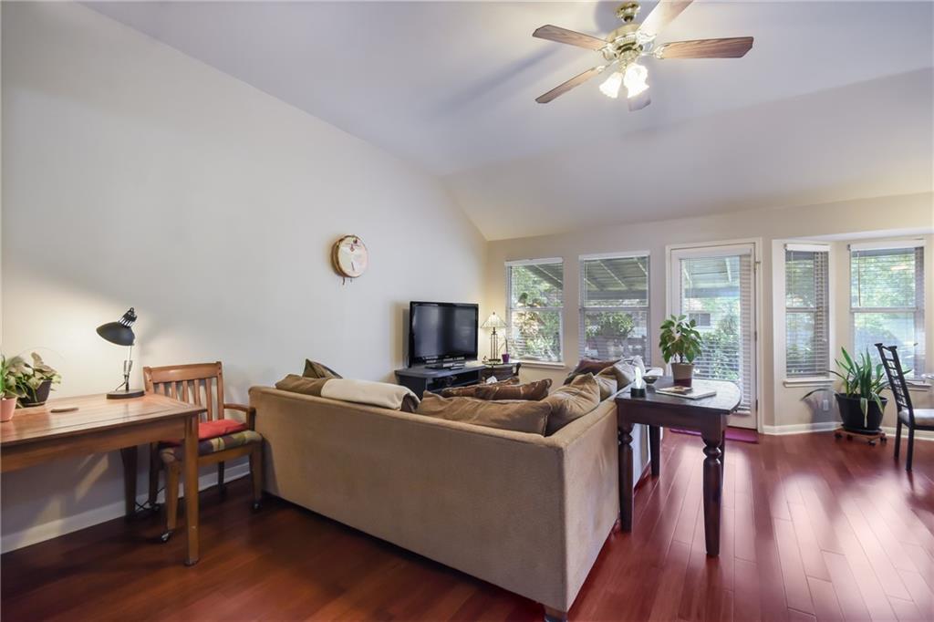 1252 Lacey Oak Loop Property Photo 12