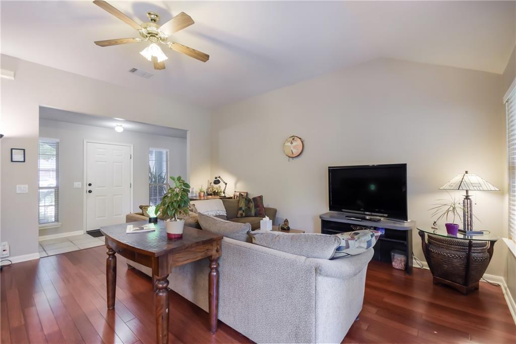 1252 Lacey Oak Loop Property Photo 13