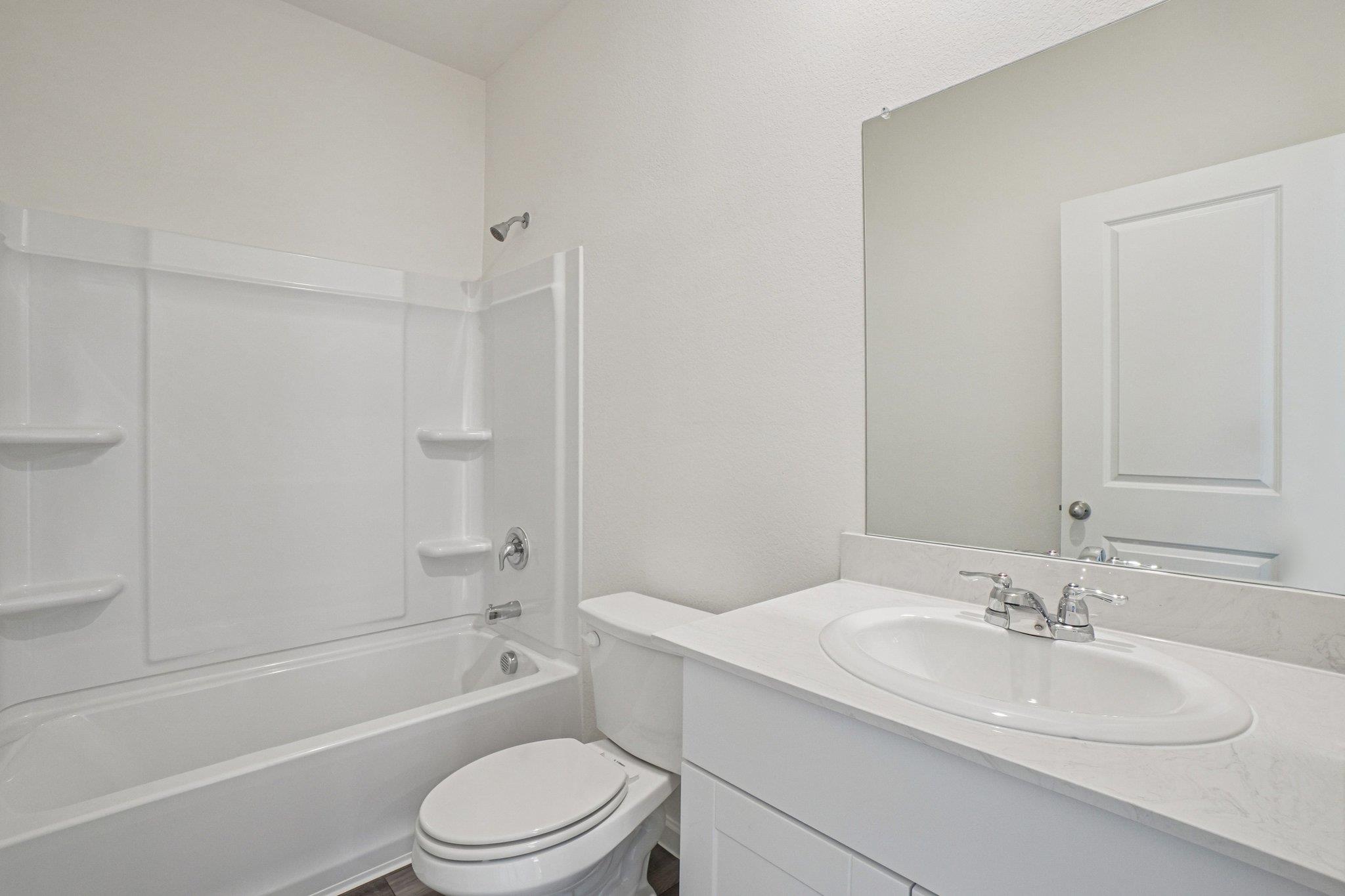 702 Cliff Dr Property Photo 3