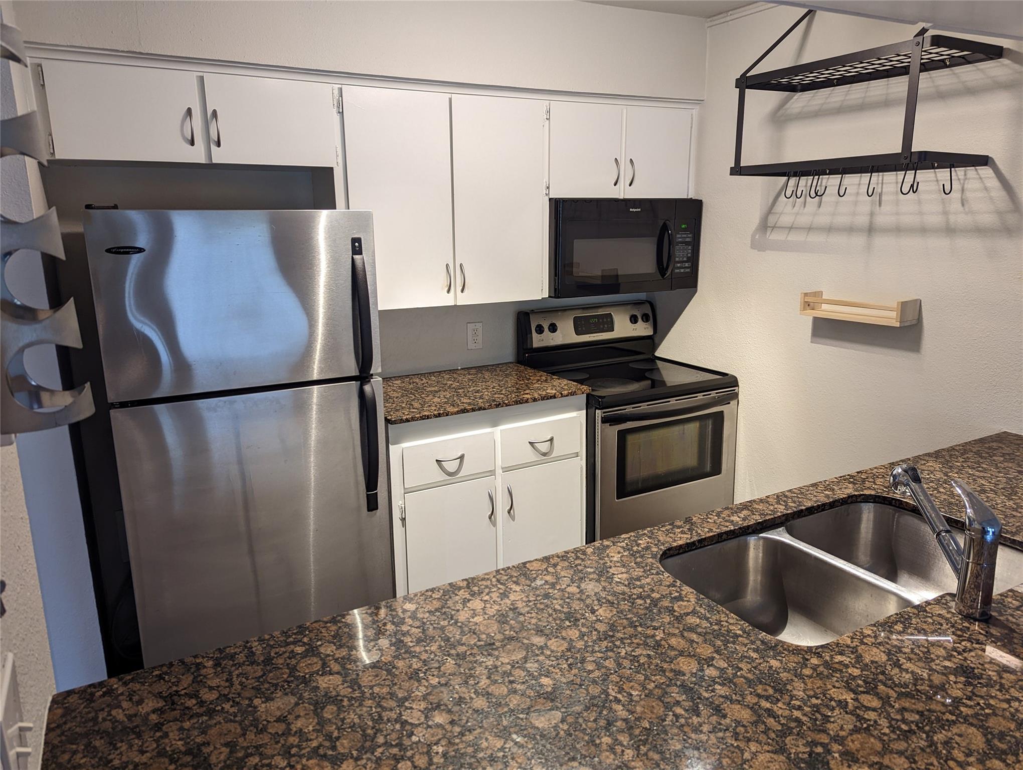 1818 S Lakeshore Blvd #36 Property Photo 4
