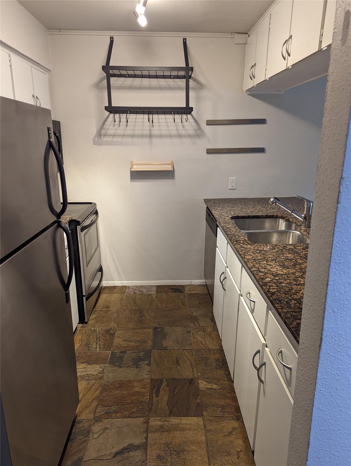 1818 S Lakeshore Blvd #36 Property Photo 5