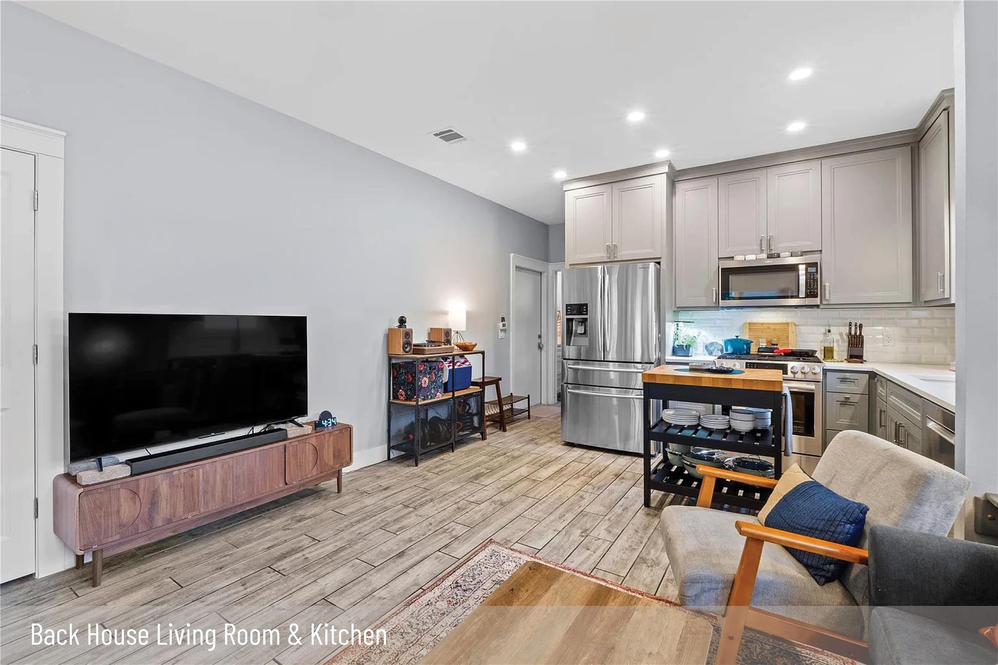 5508 Avenue G None #b Property Photo 2