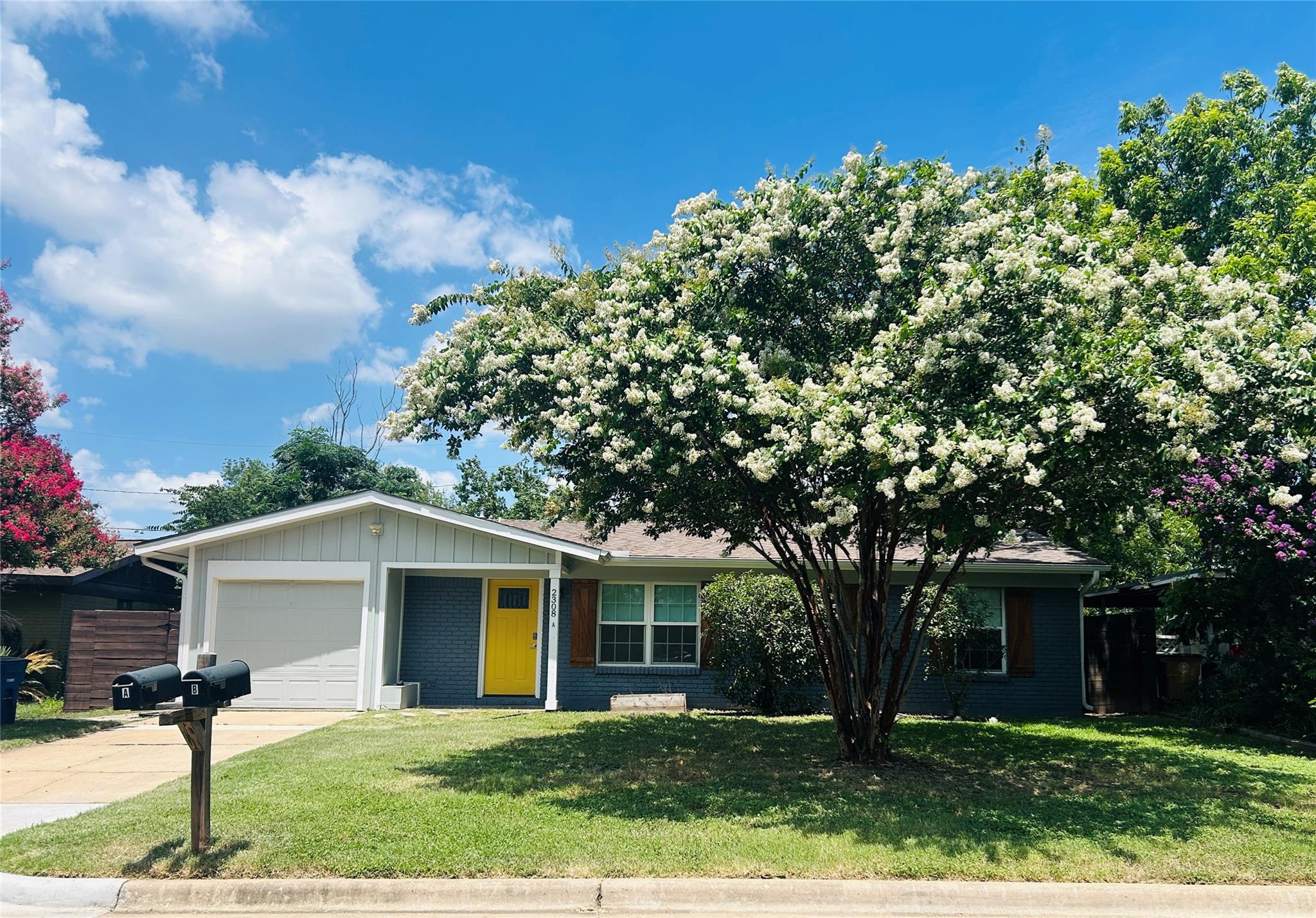 2308 Devonshire Dr #a Property Photo 1